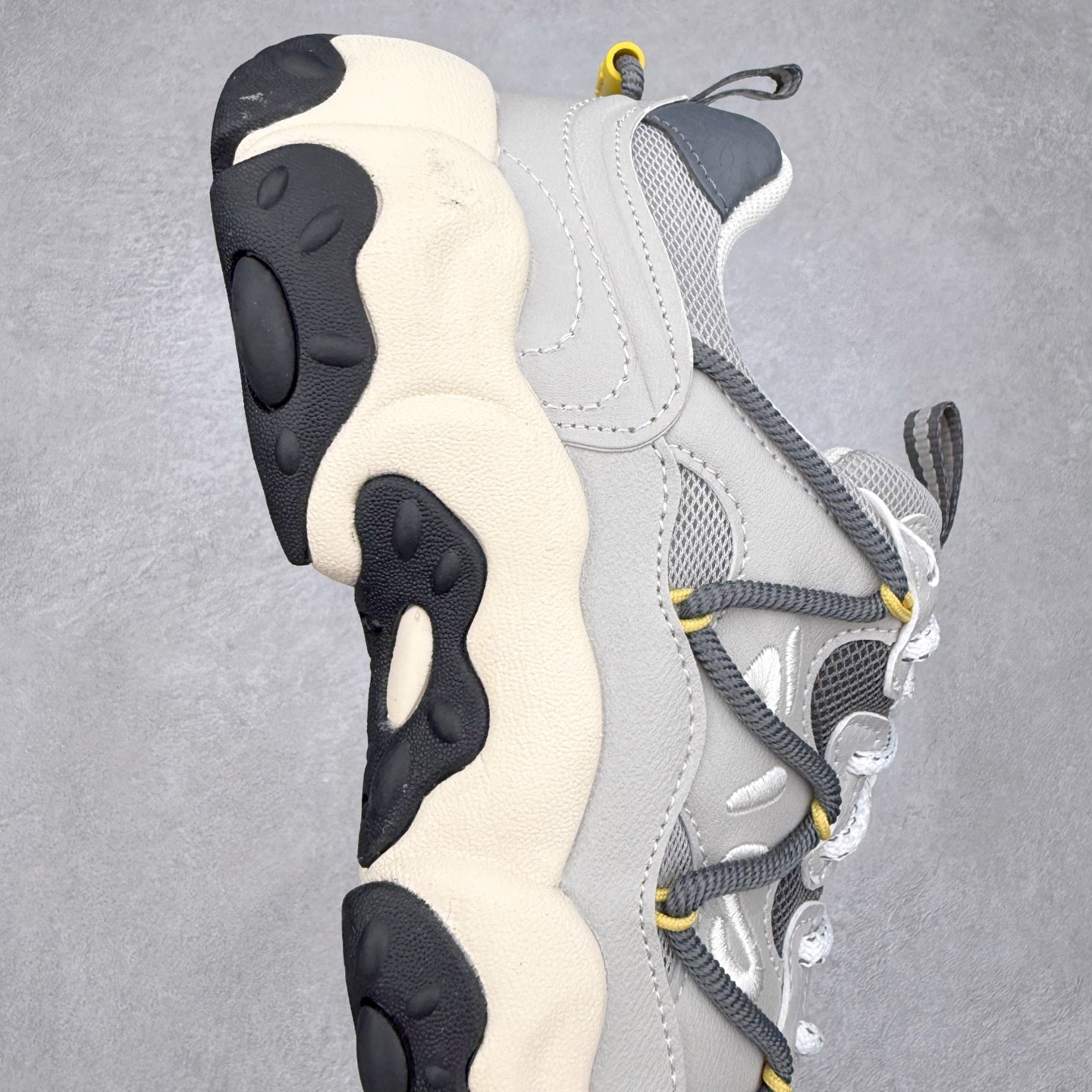 图片[6]-FILA斐乐 FLUID 6 猫爪织物合成革百搭潮流时尚个性运动复古经典减震耐磨低帮老爹鞋 FUSION 系列传承了 FILA 的百年基因，融入年轻运动及潮流文化，成为引领变革、创新突破的一代。以“1+N” 的跨界合作模式重现经典的同时创造经典。带来最出其不意的跨界合作惊喜。同时，FILAFUSION把FILA 的 DNA 融入到定制体验里，你可以随心制造厲于你的产品。FILA FUSION 的鞋家族涵盖了老爹鞋、跑步鞋、网球鞋、季节款。风格复古新潮，满足了时尚人士出行及各类运动的搭配需求，成为当下年轻人筷拥的鞋类品牌之一。FILA FUSION 走进年轻人的世界，通过年轻人运动，街舞，滑板，篮球，展现 FILA FUSION 的潮流态度和年轻文化。FILA FUSION 认为末来属于引领变革、创新突破的年轻一代，让我们一起构成 FILA 未来的蓝图吧！尺码：35.5 36 36.5 37.5 38 38.5 39 40 40.5 41 42 42.5 43 44 44.5 45-选品中心