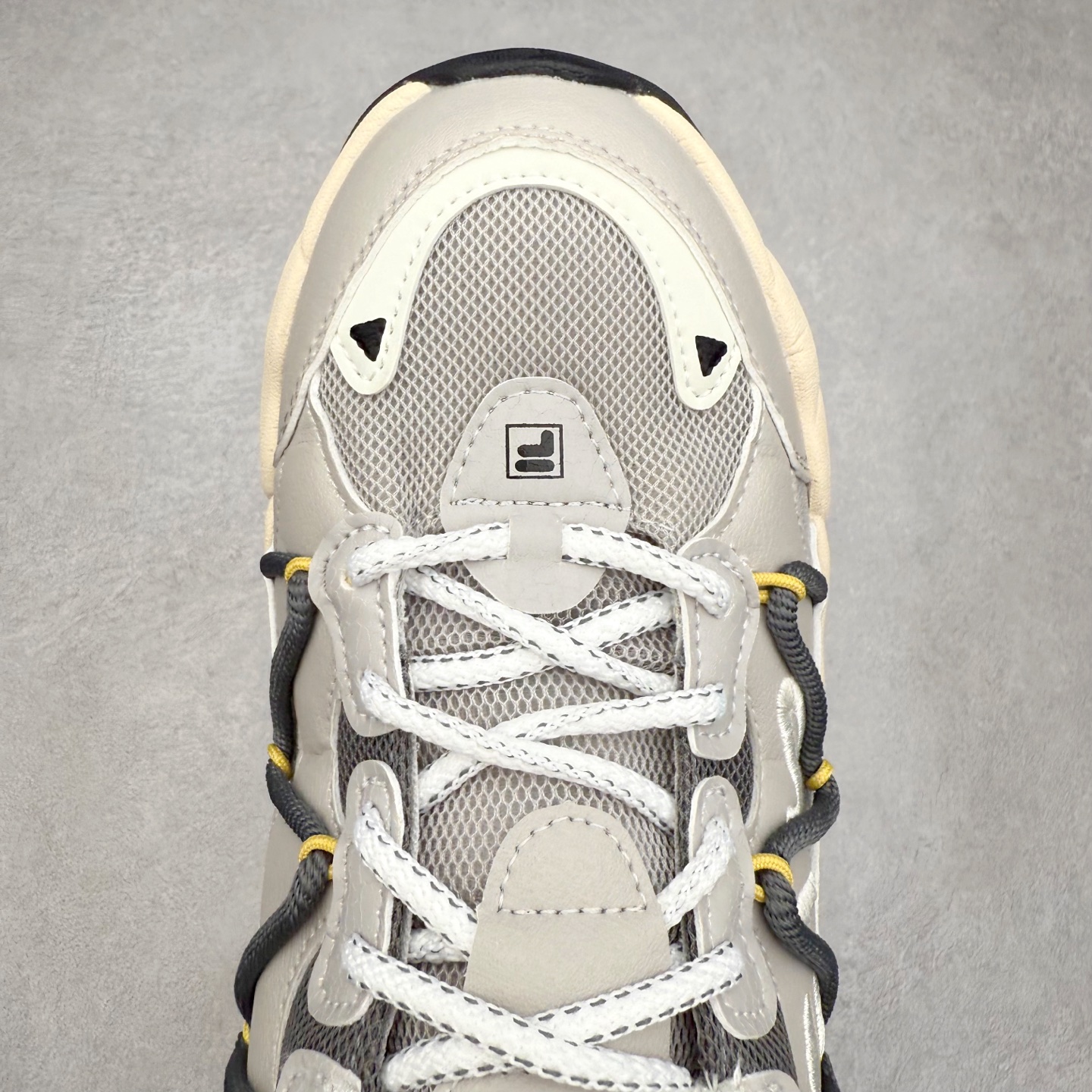 图片[4]-FILA斐乐 FLUID 6 猫爪织物合成革百搭潮流时尚个性运动复古经典减震耐磨低帮老爹鞋 FUSION 系列传承了 FILA 的百年基因，融入年轻运动及潮流文化，成为引领变革、创新突破的一代。以“1+N” 的跨界合作模式重现经典的同时创造经典。带来最出其不意的跨界合作惊喜。同时，FILAFUSION把FILA 的 DNA 融入到定制体验里，你可以随心制造厲于你的产品。FILA FUSION 的鞋家族涵盖了老爹鞋、跑步鞋、网球鞋、季节款。风格复古新潮，满足了时尚人士出行及各类运动的搭配需求，成为当下年轻人筷拥的鞋类品牌之一。FILA FUSION 走进年轻人的世界，通过年轻人运动，街舞，滑板，篮球，展现 FILA FUSION 的潮流态度和年轻文化。FILA FUSION 认为末来属于引领变革、创新突破的年轻一代，让我们一起构成 FILA 未来的蓝图吧！尺码：35.5 36 36.5 37.5 38 38.5 39 40 40.5 41 42 42.5 43 44 44.5 45-选品中心