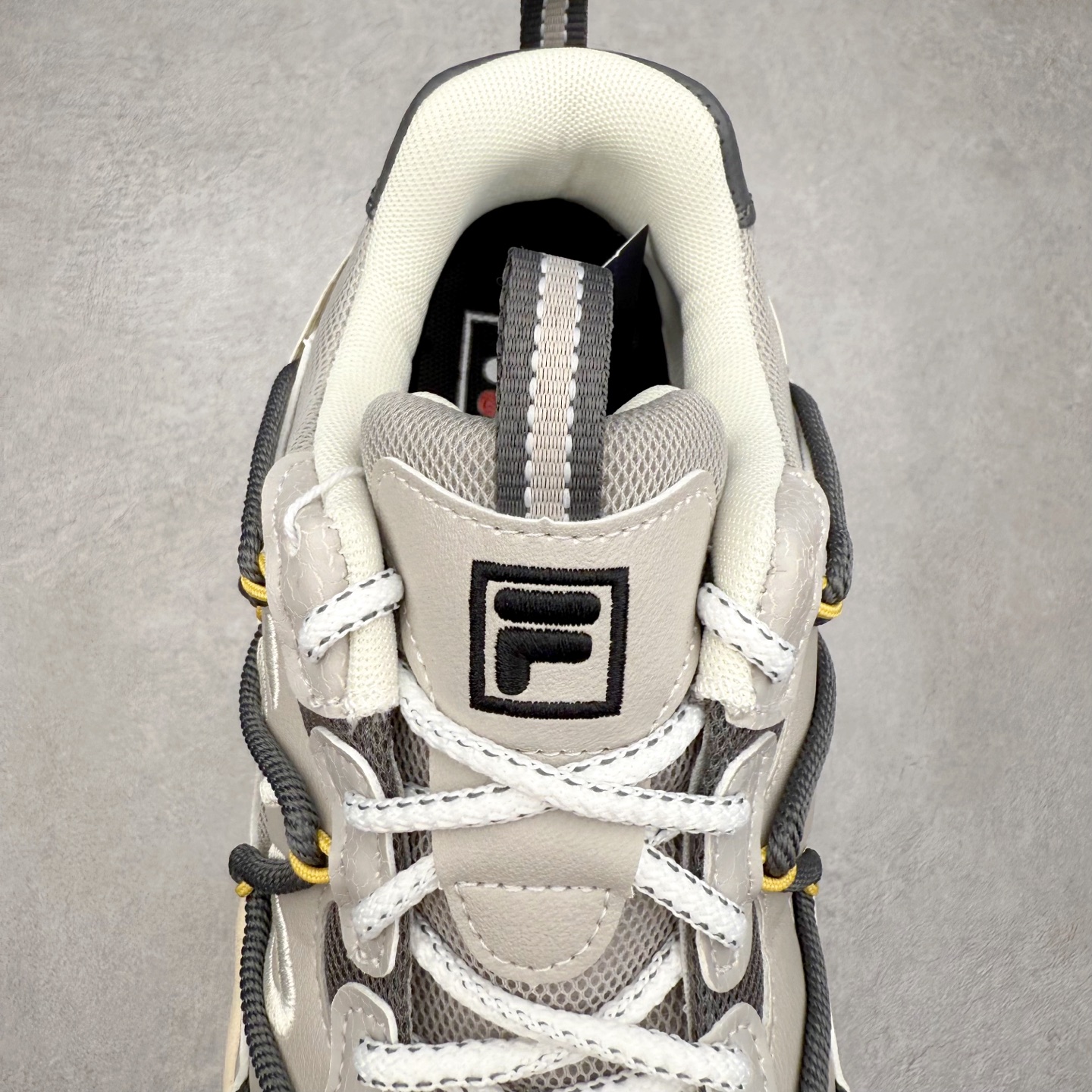 图片[5]-FILA斐乐 FLUID 6 猫爪织物合成革百搭潮流时尚个性运动复古经典减震耐磨低帮老爹鞋 FUSION 系列传承了 FILA 的百年基因，融入年轻运动及潮流文化，成为引领变革、创新突破的一代。以“1+N” 的跨界合作模式重现经典的同时创造经典。带来最出其不意的跨界合作惊喜。同时，FILAFUSION把FILA 的 DNA 融入到定制体验里，你可以随心制造厲于你的产品。FILA FUSION 的鞋家族涵盖了老爹鞋、跑步鞋、网球鞋、季节款。风格复古新潮，满足了时尚人士出行及各类运动的搭配需求，成为当下年轻人筷拥的鞋类品牌之一。FILA FUSION 走进年轻人的世界，通过年轻人运动，街舞，滑板，篮球，展现 FILA FUSION 的潮流态度和年轻文化。FILA FUSION 认为末来属于引领变革、创新突破的年轻一代，让我们一起构成 FILA 未来的蓝图吧！尺码：35.5 36 36.5 37.5 38 38.5 39 40 40.5 41 42 42.5 43 44 44.5 45-选品中心