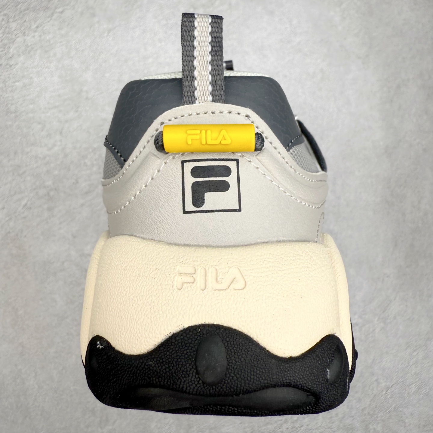 图片[8]-FILA斐乐 FLUID 6 猫爪织物合成革百搭潮流时尚个性运动复古经典减震耐磨低帮老爹鞋 FUSION 系列传承了 FILA 的百年基因，融入年轻运动及潮流文化，成为引领变革、创新突破的一代。以“1+N” 的跨界合作模式重现经典的同时创造经典。带来最出其不意的跨界合作惊喜。同时，FILAFUSION把FILA 的 DNA 融入到定制体验里，你可以随心制造厲于你的产品。FILA FUSION 的鞋家族涵盖了老爹鞋、跑步鞋、网球鞋、季节款。风格复古新潮，满足了时尚人士出行及各类运动的搭配需求，成为当下年轻人筷拥的鞋类品牌之一。FILA FUSION 走进年轻人的世界，通过年轻人运动，街舞，滑板，篮球，展现 FILA FUSION 的潮流态度和年轻文化。FILA FUSION 认为末来属于引领变革、创新突破的年轻一代，让我们一起构成 FILA 未来的蓝图吧！尺码：35.5 36 36.5 37.5 38 38.5 39 40 40.5 41 42 42.5 43 44 44.5 45-选品中心