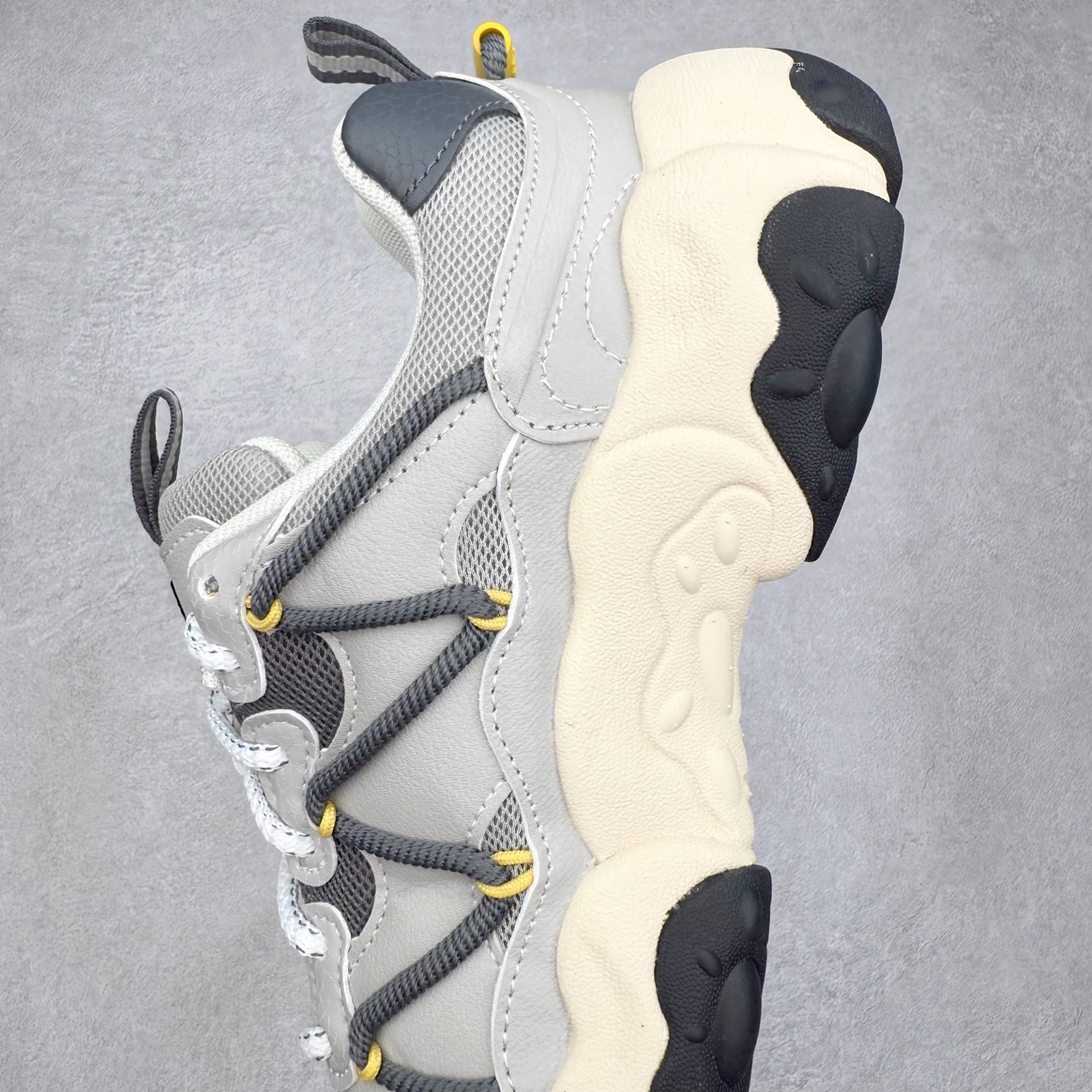 图片[7]-FILA斐乐 FLUID 6 猫爪织物合成革百搭潮流时尚个性运动复古经典减震耐磨低帮老爹鞋 FUSION 系列传承了 FILA 的百年基因，融入年轻运动及潮流文化，成为引领变革、创新突破的一代。以“1+N” 的跨界合作模式重现经典的同时创造经典。带来最出其不意的跨界合作惊喜。同时，FILAFUSION把FILA 的 DNA 融入到定制体验里，你可以随心制造厲于你的产品。FILA FUSION 的鞋家族涵盖了老爹鞋、跑步鞋、网球鞋、季节款。风格复古新潮，满足了时尚人士出行及各类运动的搭配需求，成为当下年轻人筷拥的鞋类品牌之一。FILA FUSION 走进年轻人的世界，通过年轻人运动，街舞，滑板，篮球，展现 FILA FUSION 的潮流态度和年轻文化。FILA FUSION 认为末来属于引领变革、创新突破的年轻一代，让我们一起构成 FILA 未来的蓝图吧！尺码：35.5 36 36.5 37.5 38 38.5 39 40 40.5 41 42 42.5 43 44 44.5 45-选品中心