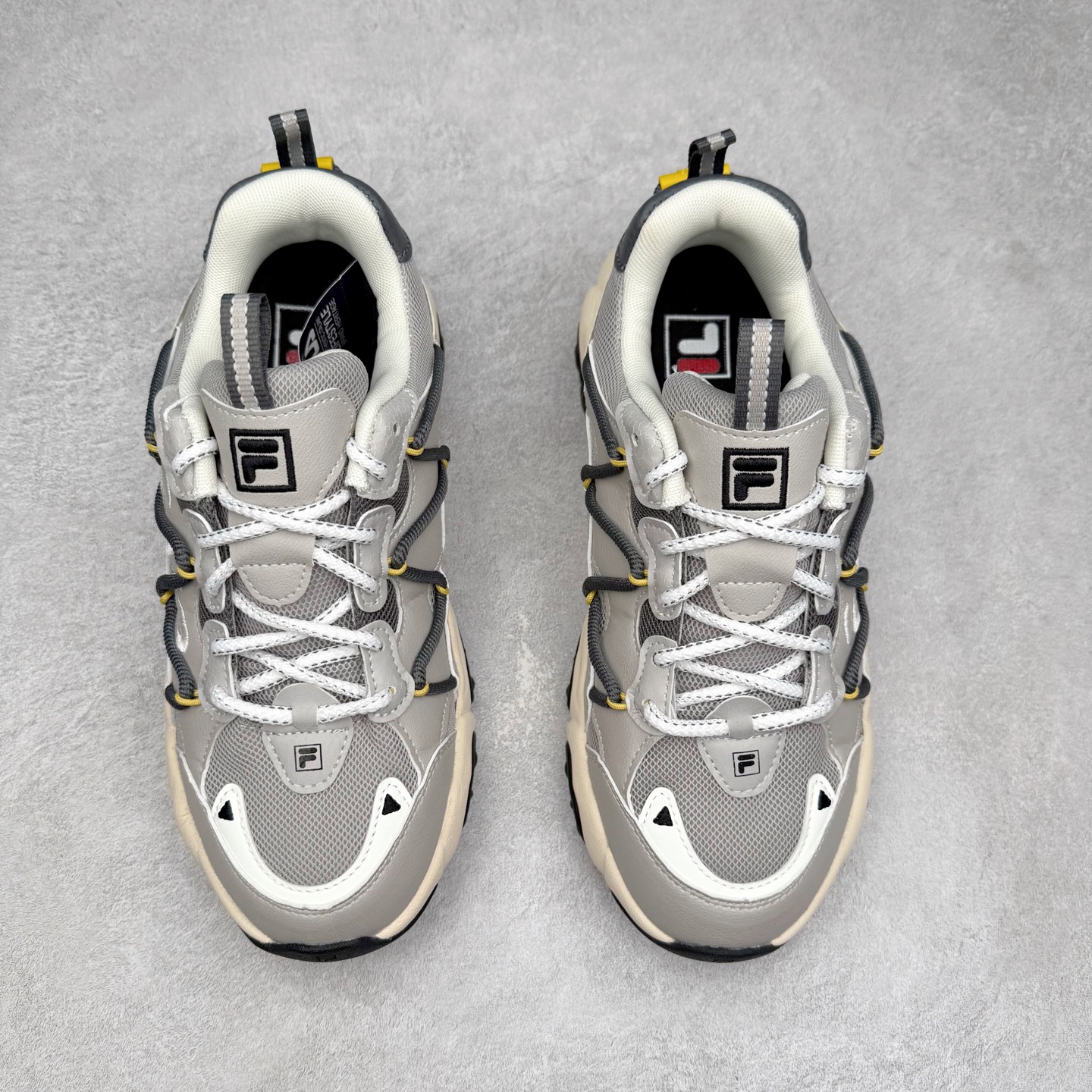 图片[2]-FILA斐乐 FLUID 6 猫爪织物合成革百搭潮流时尚个性运动复古经典减震耐磨低帮老爹鞋 FUSION 系列传承了 FILA 的百年基因，融入年轻运动及潮流文化，成为引领变革、创新突破的一代。以“1+N” 的跨界合作模式重现经典的同时创造经典。带来最出其不意的跨界合作惊喜。同时，FILAFUSION把FILA 的 DNA 融入到定制体验里，你可以随心制造厲于你的产品。FILA FUSION 的鞋家族涵盖了老爹鞋、跑步鞋、网球鞋、季节款。风格复古新潮，满足了时尚人士出行及各类运动的搭配需求，成为当下年轻人筷拥的鞋类品牌之一。FILA FUSION 走进年轻人的世界，通过年轻人运动，街舞，滑板，篮球，展现 FILA FUSION 的潮流态度和年轻文化。FILA FUSION 认为末来属于引领变革、创新突破的年轻一代，让我们一起构成 FILA 未来的蓝图吧！尺码：35.5 36 36.5 37.5 38 38.5 39 40 40.5 41 42 42.5 43 44 44.5 45-选品中心