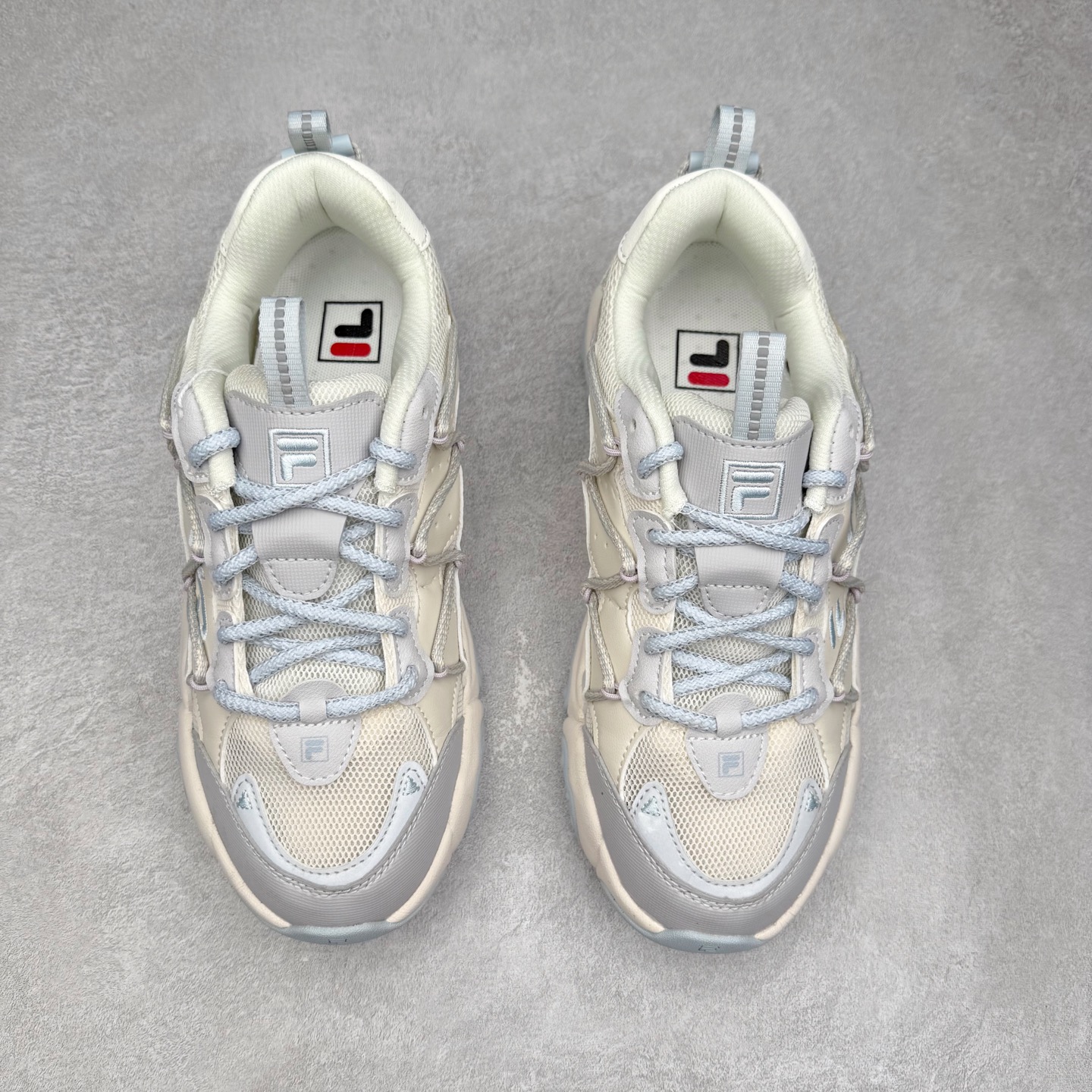 图片[2]-FILA斐乐 FLUID 6 猫爪织物合成革百搭潮流时尚个性运动复古经典减震耐磨低帮老爹鞋 FUSION 系列传承了 FILA 的百年基因，融入年轻运动及潮流文化，成为引领变革、创新突破的一代。以“1+N” 的跨界合作模式重现经典的同时创造经典。带来最出其不意的跨界合作惊喜。同时，FILAFUSION把FILA 的 DNA 融入到定制体验里，你可以随心制造厲于你的产品。FILA FUSION 的鞋家族涵盖了老爹鞋、跑步鞋、网球鞋、季节款。风格复古新潮，满足了时尚人士出行及各类运动的搭配需求，成为当下年轻人筷拥的鞋类品牌之一。FILA FUSION 走进年轻人的世界，通过年轻人运动，街舞，滑板，篮球，展现 FILA FUSION 的潮流态度和年轻文化。FILA FUSION 认为末来属于引领变革、创新突破的年轻一代，让我们一起构成 FILA 未来的蓝图吧！尺码：35.5 36 36.5 37.5 38 38.5 39 40 40.5 41 42 42.5 43 44 44.5 45-选品中心