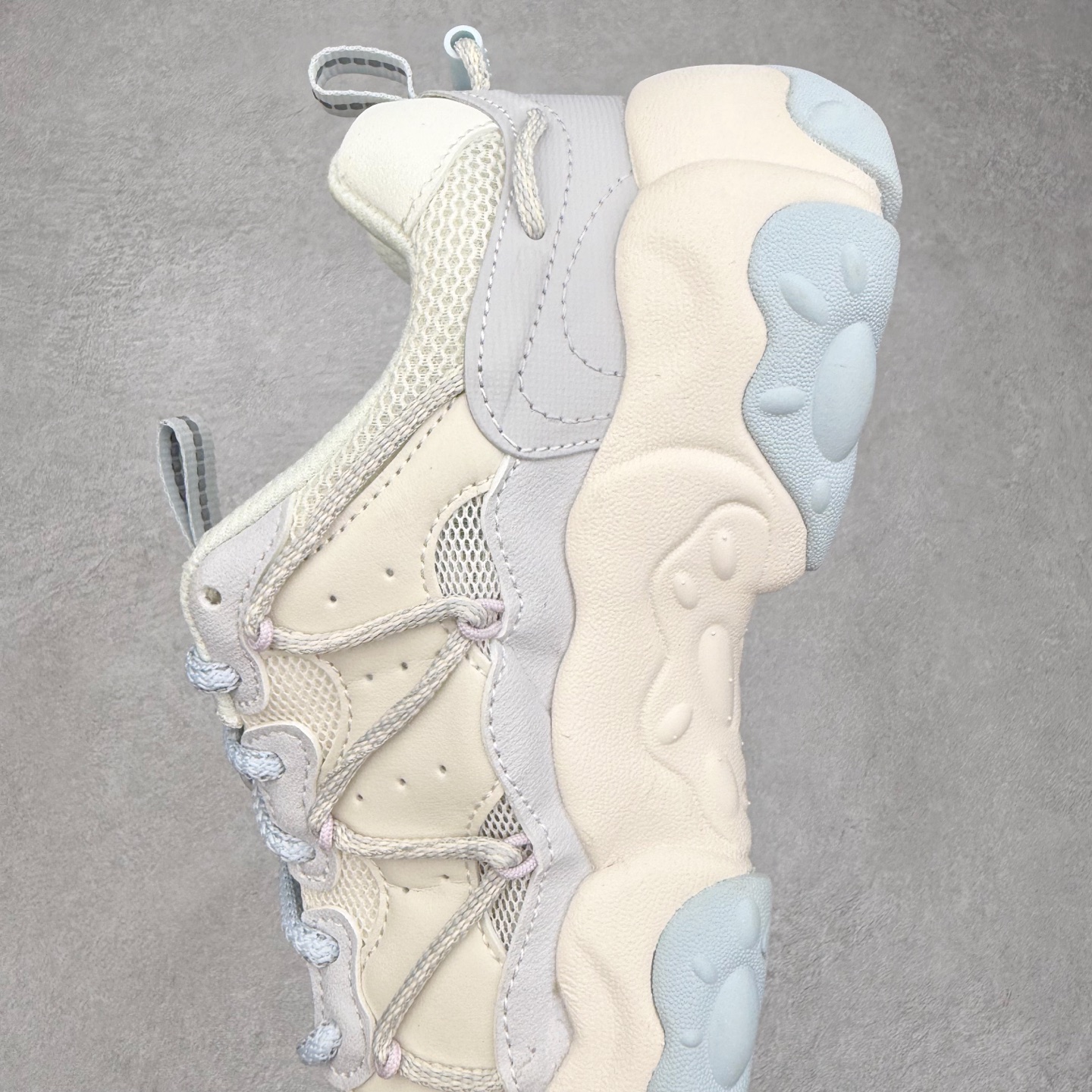 图片[7]-FILA斐乐 FLUID 6 猫爪织物合成革百搭潮流时尚个性运动复古经典减震耐磨低帮老爹鞋 FUSION 系列传承了 FILA 的百年基因，融入年轻运动及潮流文化，成为引领变革、创新突破的一代。以“1+N” 的跨界合作模式重现经典的同时创造经典。带来最出其不意的跨界合作惊喜。同时，FILAFUSION把FILA 的 DNA 融入到定制体验里，你可以随心制造厲于你的产品。FILA FUSION 的鞋家族涵盖了老爹鞋、跑步鞋、网球鞋、季节款。风格复古新潮，满足了时尚人士出行及各类运动的搭配需求，成为当下年轻人筷拥的鞋类品牌之一。FILA FUSION 走进年轻人的世界，通过年轻人运动，街舞，滑板，篮球，展现 FILA FUSION 的潮流态度和年轻文化。FILA FUSION 认为末来属于引领变革、创新突破的年轻一代，让我们一起构成 FILA 未来的蓝图吧！尺码：35.5 36 36.5 37.5 38 38.5 39 40 40.5 41 42 42.5 43 44 44.5 45-选品中心