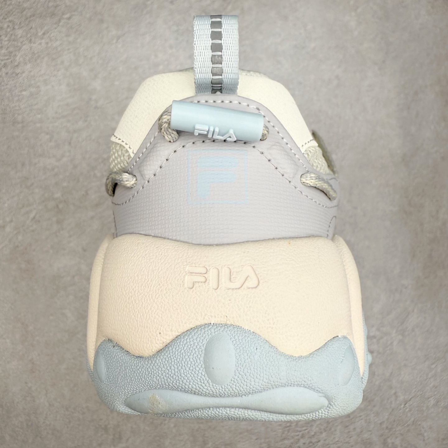 图片[8]-FILA斐乐 FLUID 6 猫爪织物合成革百搭潮流时尚个性运动复古经典减震耐磨低帮老爹鞋 FUSION 系列传承了 FILA 的百年基因，融入年轻运动及潮流文化，成为引领变革、创新突破的一代。以“1+N” 的跨界合作模式重现经典的同时创造经典。带来最出其不意的跨界合作惊喜。同时，FILAFUSION把FILA 的 DNA 融入到定制体验里，你可以随心制造厲于你的产品。FILA FUSION 的鞋家族涵盖了老爹鞋、跑步鞋、网球鞋、季节款。风格复古新潮，满足了时尚人士出行及各类运动的搭配需求，成为当下年轻人筷拥的鞋类品牌之一。FILA FUSION 走进年轻人的世界，通过年轻人运动，街舞，滑板，篮球，展现 FILA FUSION 的潮流态度和年轻文化。FILA FUSION 认为末来属于引领变革、创新突破的年轻一代，让我们一起构成 FILA 未来的蓝图吧！尺码：35.5 36 36.5 37.5 38 38.5 39 40 40.5 41 42 42.5 43 44 44.5 45-选品中心