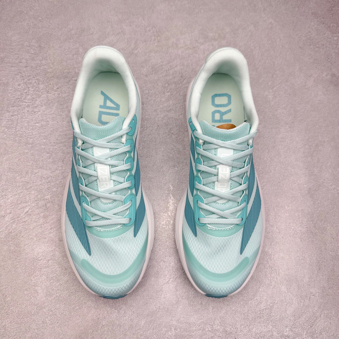 图片[2]-AD Adizero BK 夏季透气网眼竞速跑鞋 JP6518 融合Lightstrike和Lightstrike Pro技术 采用乙烯/乙酸乙烯酯(EVA)材质 打造舒适中底 含ENERGYROD能量碳柱 旨在为步伐添活力 尺码：36 36.5 37 38 38.5 39 40 40.5 41 42 42.5 43 44 44.5 45-选品中心