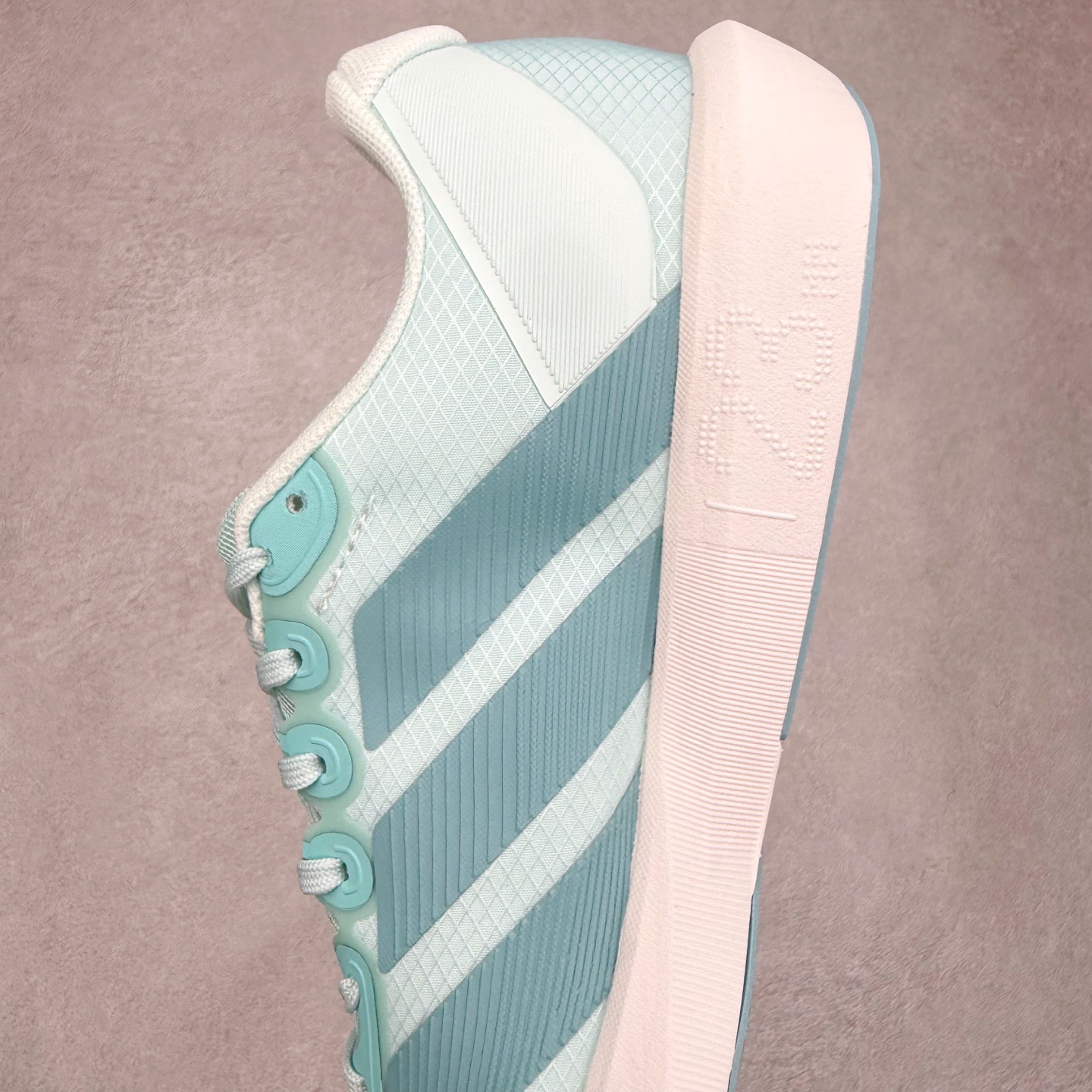 图片[7]-AD Adizero BK 夏季透气网眼竞速跑鞋 JP6518 融合Lightstrike和Lightstrike Pro技术 采用乙烯/乙酸乙烯酯(EVA)材质 打造舒适中底 含ENERGYROD能量碳柱 旨在为步伐添活力 尺码：36 36.5 37 38 38.5 39 40 40.5 41 42 42.5 43 44 44.5 45-选品中心