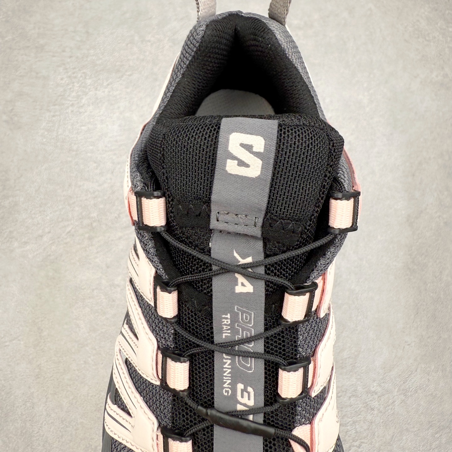 图片[5]-＃C版 SALOMON XA Pro 3D ADV 萨洛蒙潮流越野机能户外功能鞋 纯原外贸平台特供订单 耗时半年巨作 全套原纸板楦头开发 原厂特供网布配套加持 确保原汁原味 完美呈现版型 原档数据独家私模五层组合大底 原装Ortholite轻量化鞋垫 中底布带钢印编号 原厂TPU锁扣 进口港宝加持 后跟自然饱满 还原公司包裹性 鞋面采用SENSIFT贴合技术 全方位贴合包裹脚型 鞋跟部鞋底牵引设计 提供强大的抓地性能 更适应野外崎岖不平的道路 其3D ADVANCED CHASSIS底盘 材料轻量大化 钉齿设计更具稳定性 防护性 鞋底易磨损区运用CONTAGRIP高耐磨材料 应对城市硬质路面长距离跑考验 尺码：36 36.5 37.5 38 38.5 39 40 40.5 41 42 42.5 43 44 44.5 45-选品中心