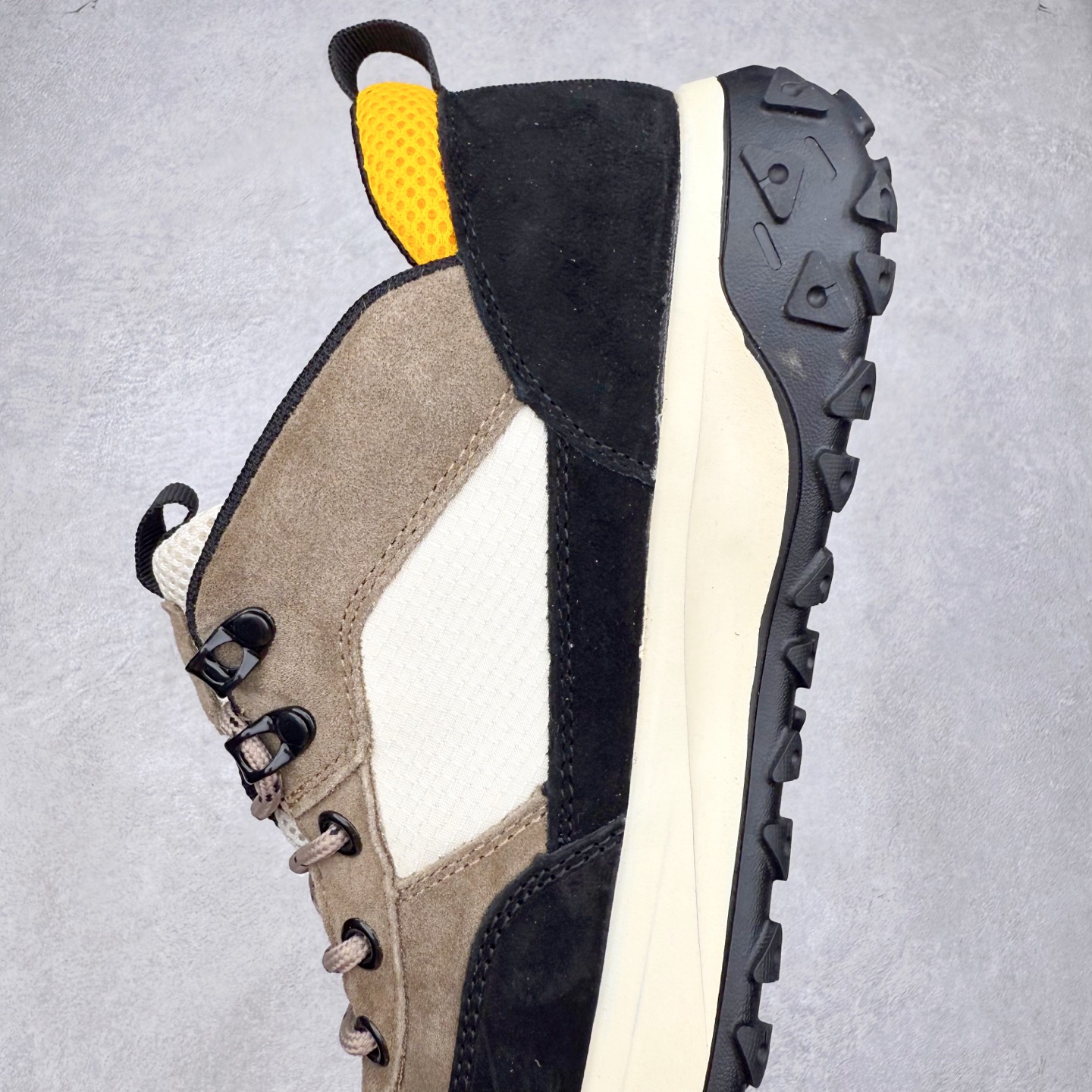 图片[7]-Timberland添柏岚/天伯伦户外低帮休闲鞋系列 广东大厂品质 原盒原包装 25ss新款时尚潮流搭配 面料采用意大利🇮🇹顶级磨砂细纹牛皮 搭配防臭防腐真皮乳胶鞋垫 给您完美的穿着体验 质量考究耐穿 型男必备 专治不帅 高品质脚感一流 尺码：39 40 41 42 43 44-选品中心