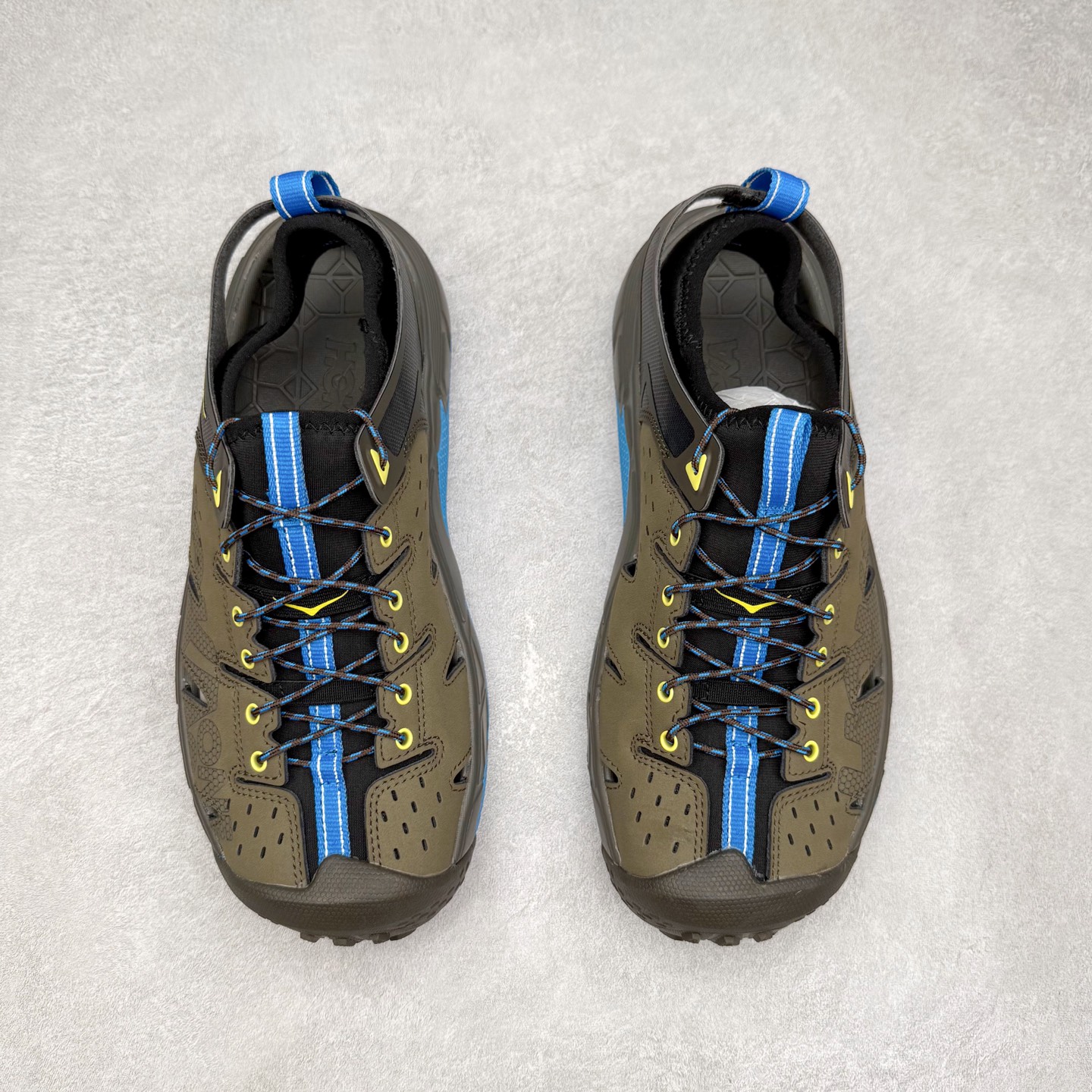 图片[2]-＃纯原 HOKA ONE ONE VIBRAM 舒适防滑透气涉水溯溪鞋 作为先锋品牌的 HOKA ONE ONE总是以独特的方式 HOPARA是一款溯溪鞋 又名排水鞋 可长期用于涉水和溯溪 保护脚底和脚趾的安全和舒适 鞋面材料速干 透气 耐磨 鞋底防滑 耐磨 抓地能力强 出于安全考虑 设计要求较高-涉水溯溪过程中 水 泥沙 可以直接从鞋内大孔排出 细纹鞋底使在岩石上抓地能力强 避免打滑 而上路后 鞋面具有快干透气等优点 尺码：36 36.5 37.5 38 39 40 40.5 41 42 42.5 43 44 45-选品中心