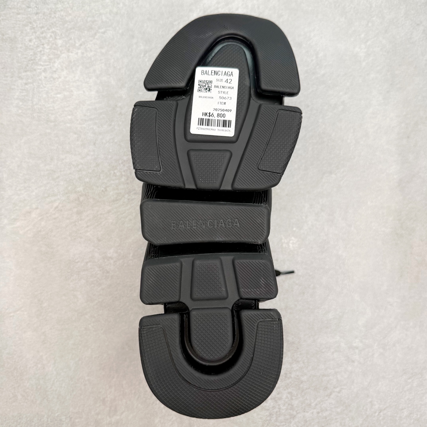 图片[9]-Balenciaga巴黎世家 Speed 2.0 LT 运动舒适 高帮生活休闲鞋 20S秋冬新品首发纯原版本 Logo 永不掉字 右脚鞋头内置NFC热熔内标 # MD多层组合大底 360°柔韧扭曲 上脚极致舒适 全新的动感设计理念 诠释了这款皇帝一脚蹬懒人鞋的主导地位！尺码：35/45-选品中心