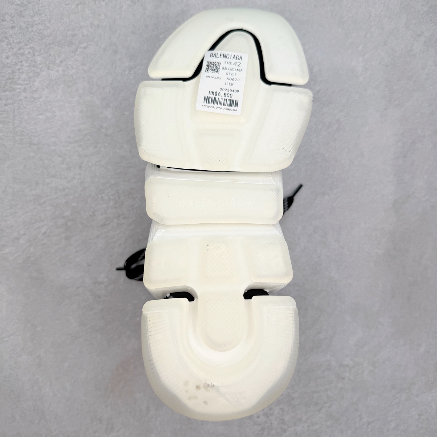 图片[9]-Balenciaga巴黎世家 Speed 2.0 LT 运动舒适 高帮生活休闲鞋 20S秋冬新品首发纯原版本 Logo 永不掉字 右脚鞋头内置NFC热熔内标 # MD多层组合大底 360°柔韧扭曲 上脚极致舒适 全新的动感设计理念 诠释了这款皇帝一脚蹬懒人鞋的主导地位！尺码：35/45-选品中心