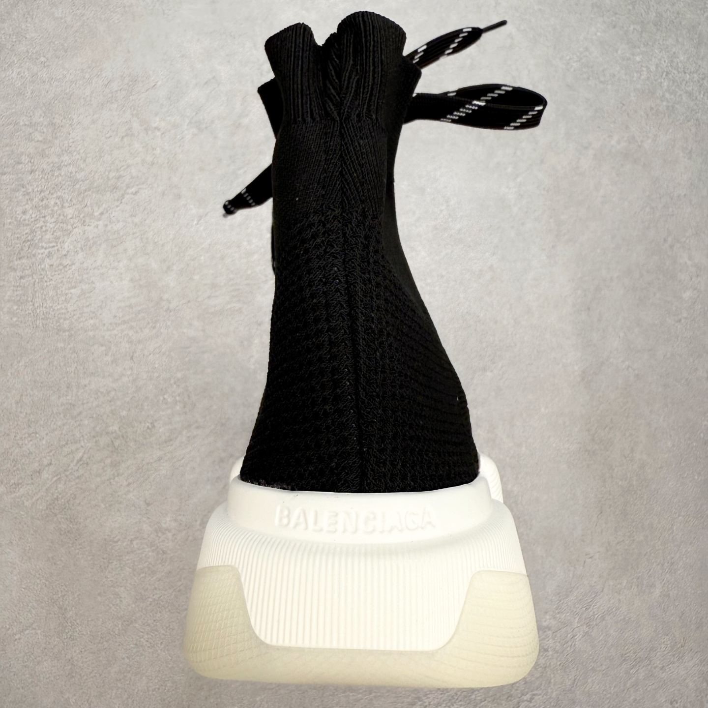 图片[8]-Balenciaga巴黎世家 Speed 2.0 LT 运动舒适 高帮生活休闲鞋 20S秋冬新品首发纯原版本 Logo 永不掉字 右脚鞋头内置NFC热熔内标 # MD多层组合大底 360°柔韧扭曲 上脚极致舒适 全新的动感设计理念 诠释了这款皇帝一脚蹬懒人鞋的主导地位！尺码：35/45-选品中心