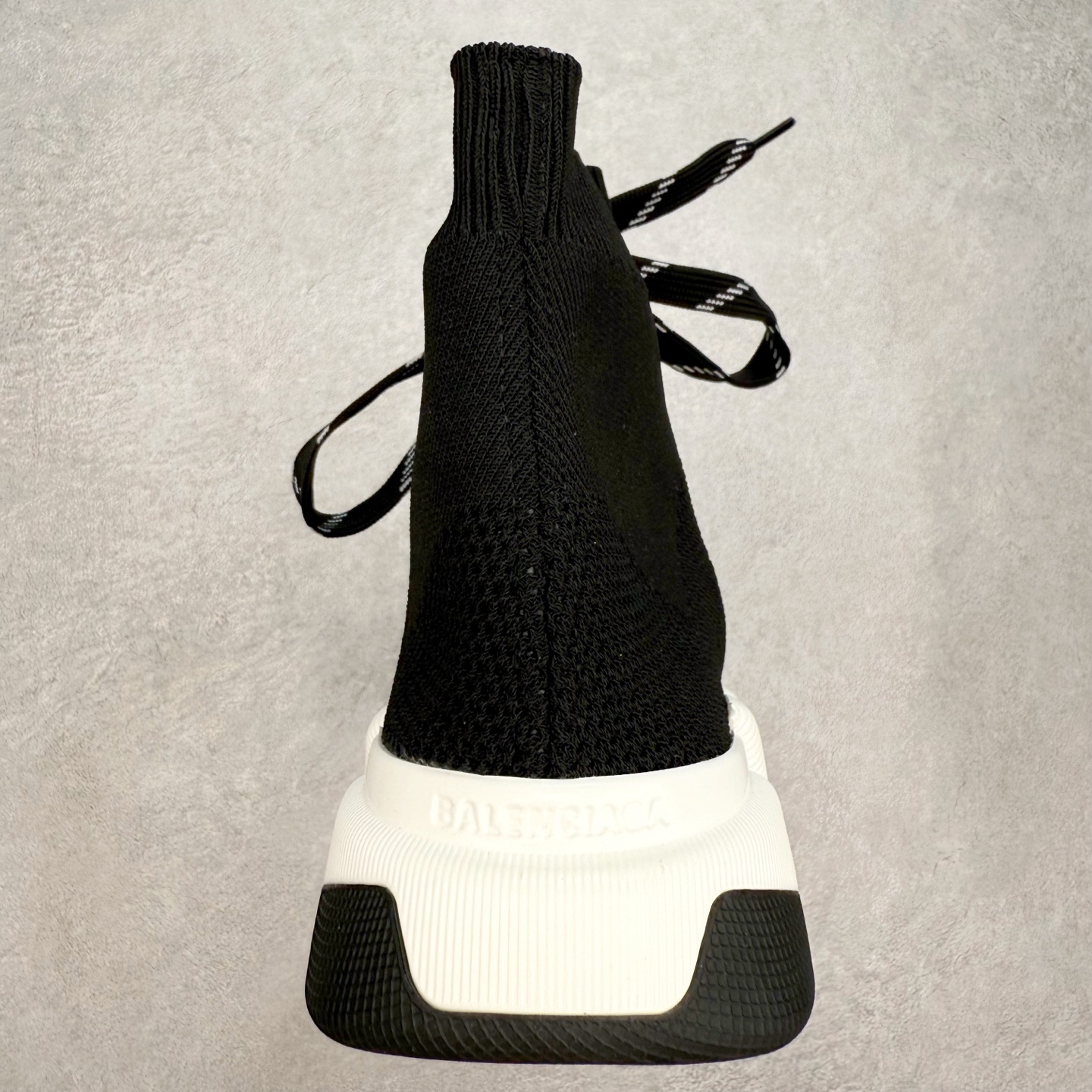图片[8]-Balenciaga巴黎世家 Speed 2.0 LT 运动舒适 高帮生活休闲鞋 20S秋冬新品首发纯原版本 Logo 永不掉字 右脚鞋头内置NFC热熔内标 # MD多层组合大底 360°柔韧扭曲 上脚极致舒适 全新的动感设计理念 诠释了这款皇帝一脚蹬懒人鞋的主导地位！尺码：35/45-选品中心
