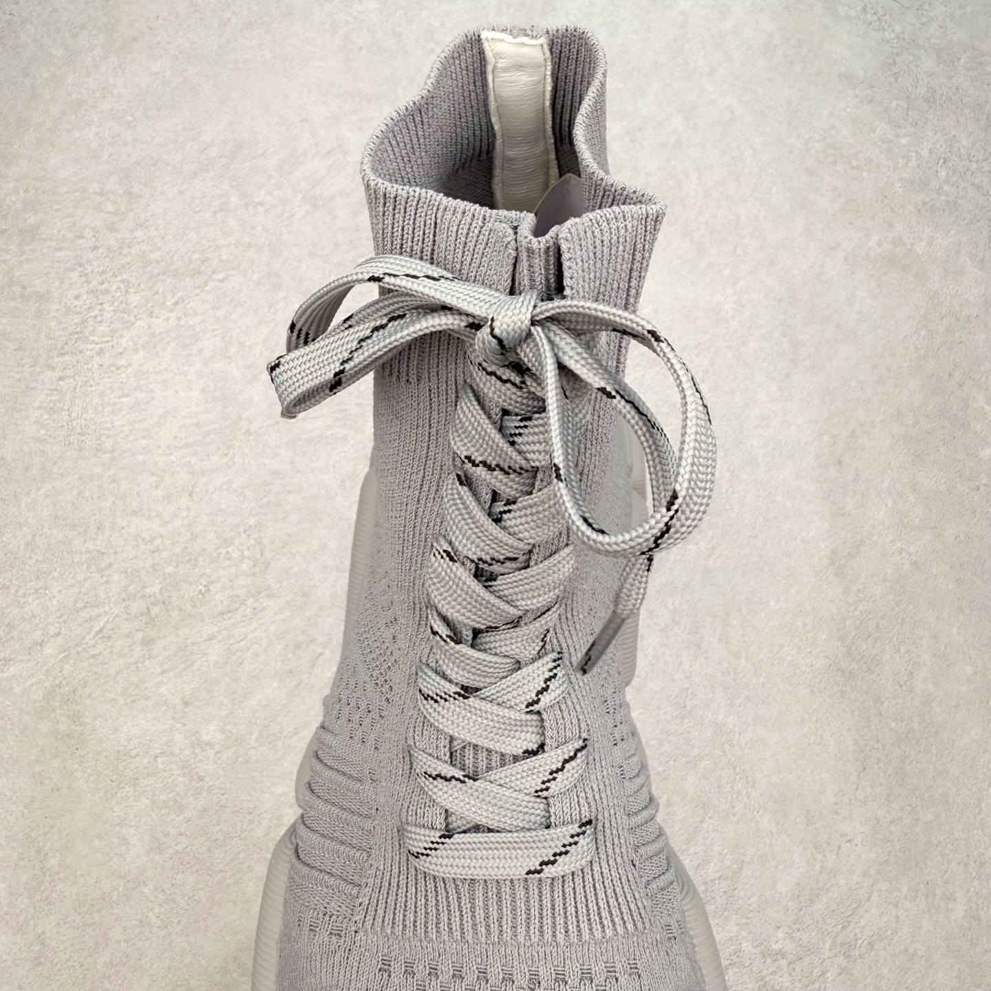 图片[5]-Balenciaga巴黎世家 Speed 2.0 LT 运动舒适 高帮生活休闲鞋 20S秋冬新品首发纯原版本 Logo 永不掉字 右脚鞋头内置NFC热熔内标 # MD多层组合大底 360°柔韧扭曲 上脚极致舒适 全新的动感设计理念 诠释了这款皇帝一脚蹬懒人鞋的主导地位！尺码：35/45-选品中心