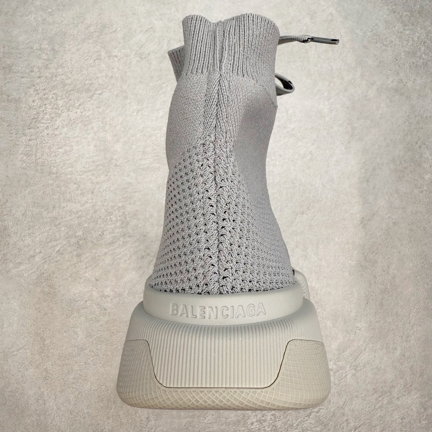 图片[8]-Balenciaga巴黎世家 Speed 2.0 LT 运动舒适 高帮生活休闲鞋 20S秋冬新品首发纯原版本 Logo 永不掉字 右脚鞋头内置NFC热熔内标 # MD多层组合大底 360°柔韧扭曲 上脚极致舒适 全新的动感设计理念 诠释了这款皇帝一脚蹬懒人鞋的主导地位！尺码：35/45-选品中心