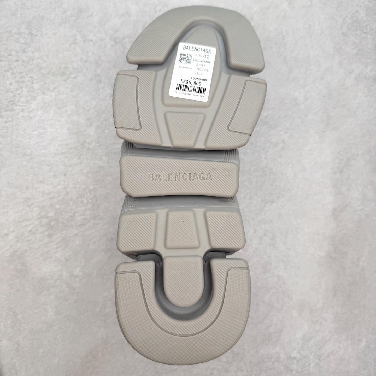 图片[9]-Balenciaga巴黎世家 Speed 2.0 LT 运动舒适 高帮生活休闲鞋 20S秋冬新品首发纯原版本 Logo 永不掉字 右脚鞋头内置NFC热熔内标 # MD多层组合大底 360°柔韧扭曲 上脚极致舒适 全新的动感设计理念 诠释了这款皇帝一脚蹬懒人鞋的主导地位！尺码：35/45-选品中心