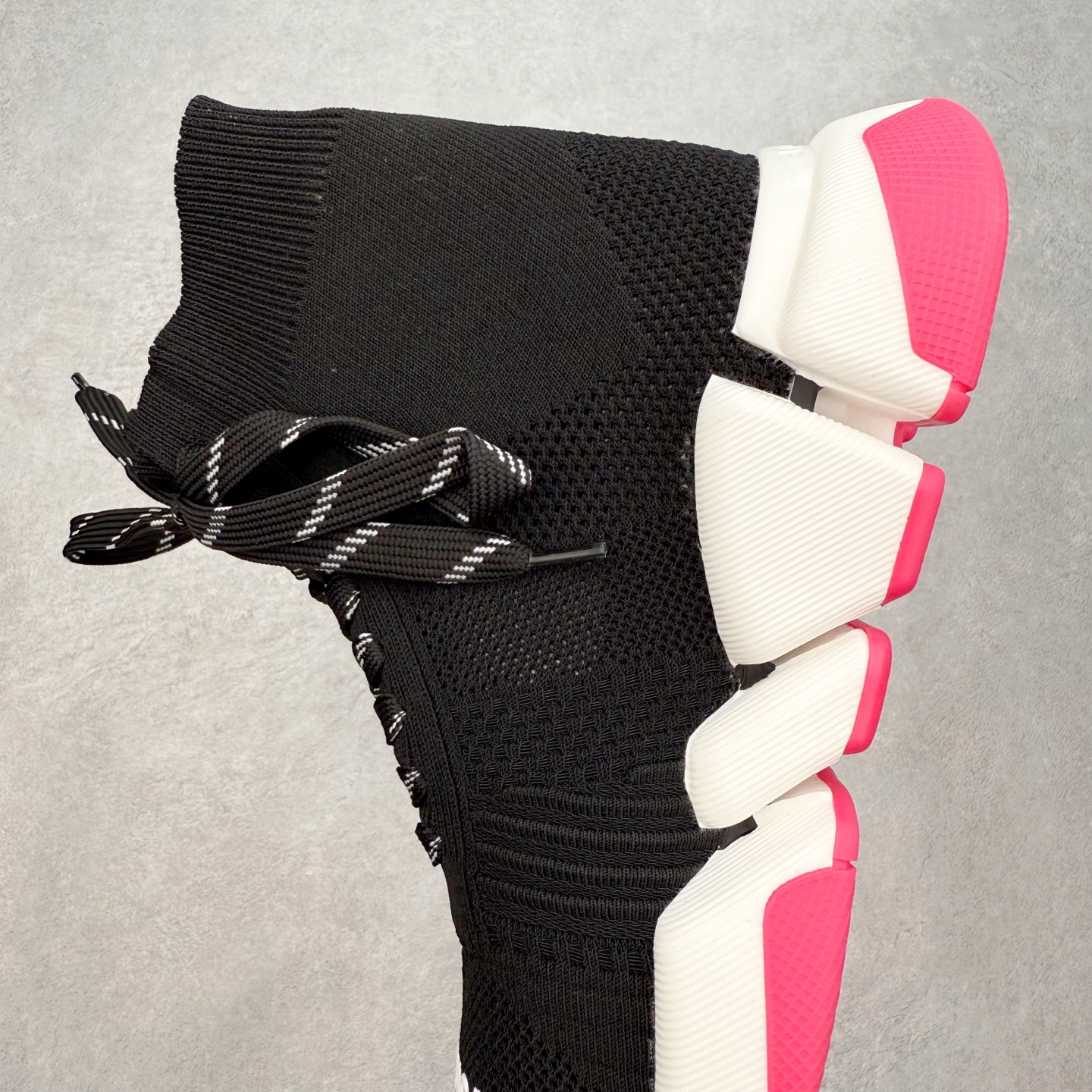 图片[7]-Balenciaga巴黎世家 Speed 2.0 LT 运动舒适 高帮生活休闲鞋 20S秋冬新品首发纯原版本 Logo 永不掉字 右脚鞋头内置NFC热熔内标 # MD多层组合大底 360°柔韧扭曲 上脚极致舒适 全新的动感设计理念 诠释了这款皇帝一脚蹬懒人鞋的主导地位！尺码：35/45-选品中心