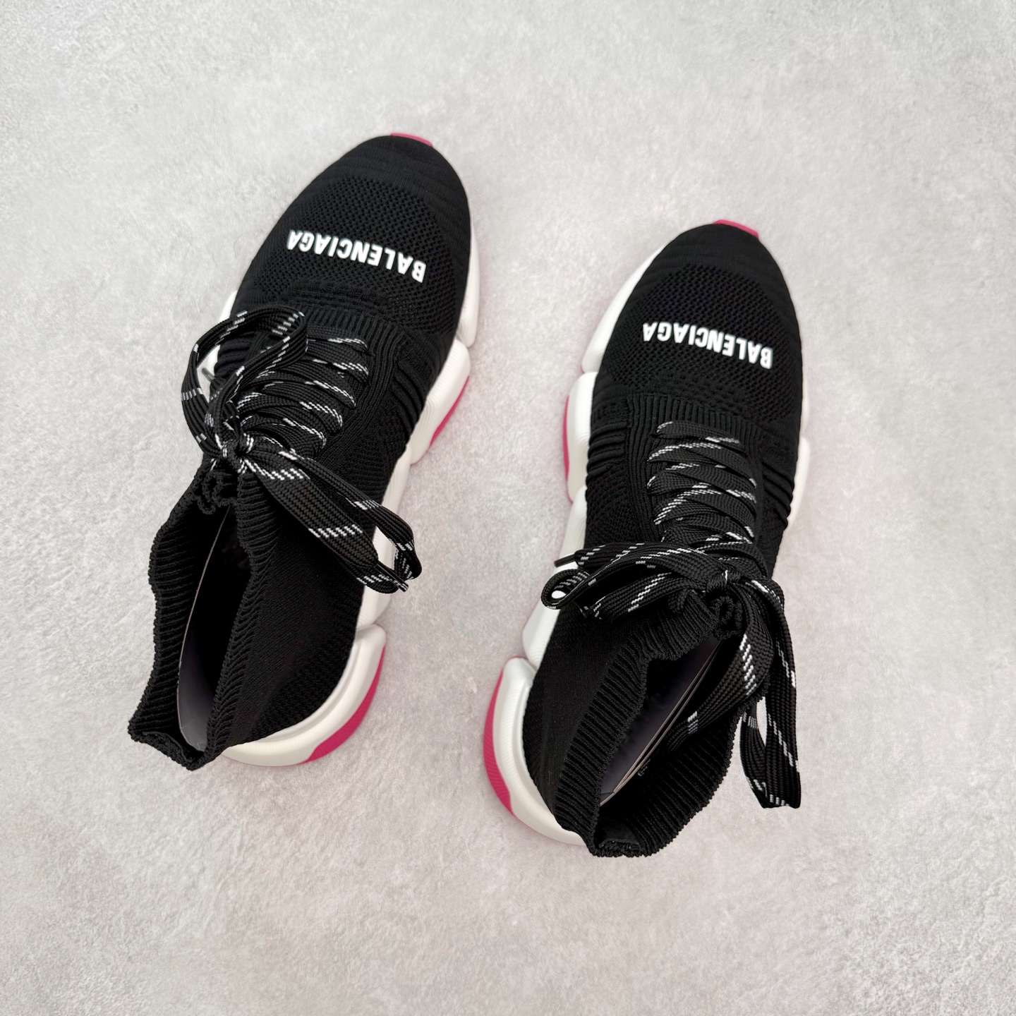 图片[3]-Balenciaga巴黎世家 Speed 2.0 LT 运动舒适 高帮生活休闲鞋 20S秋冬新品首发纯原版本 Logo 永不掉字 右脚鞋头内置NFC热熔内标 # MD多层组合大底 360°柔韧扭曲 上脚极致舒适 全新的动感设计理念 诠释了这款皇帝一脚蹬懒人鞋的主导地位！尺码：35/45-选品中心