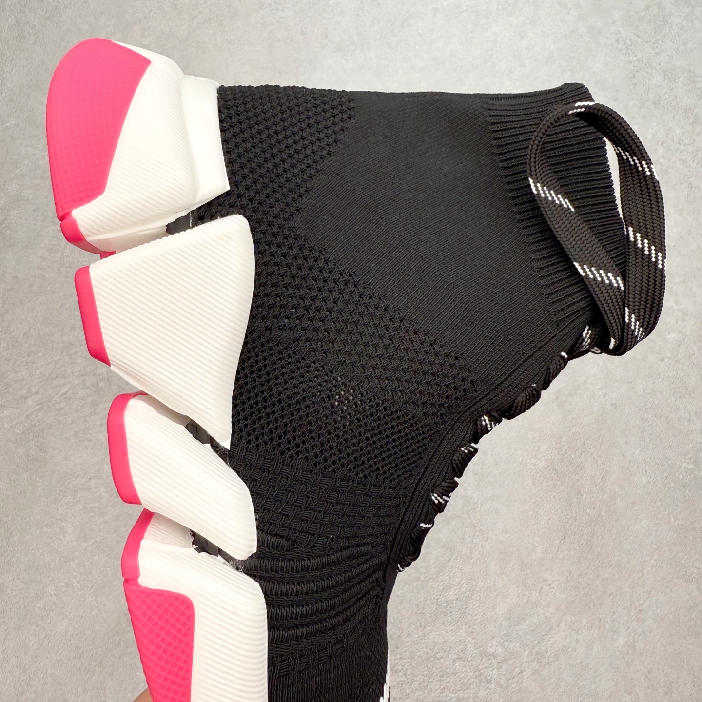 图片[6]-Balenciaga巴黎世家 Speed 2.0 LT 运动舒适 高帮生活休闲鞋 20S秋冬新品首发纯原版本 Logo 永不掉字 右脚鞋头内置NFC热熔内标 # MD多层组合大底 360°柔韧扭曲 上脚极致舒适 全新的动感设计理念 诠释了这款皇帝一脚蹬懒人鞋的主导地位！尺码：35/45-选品中心