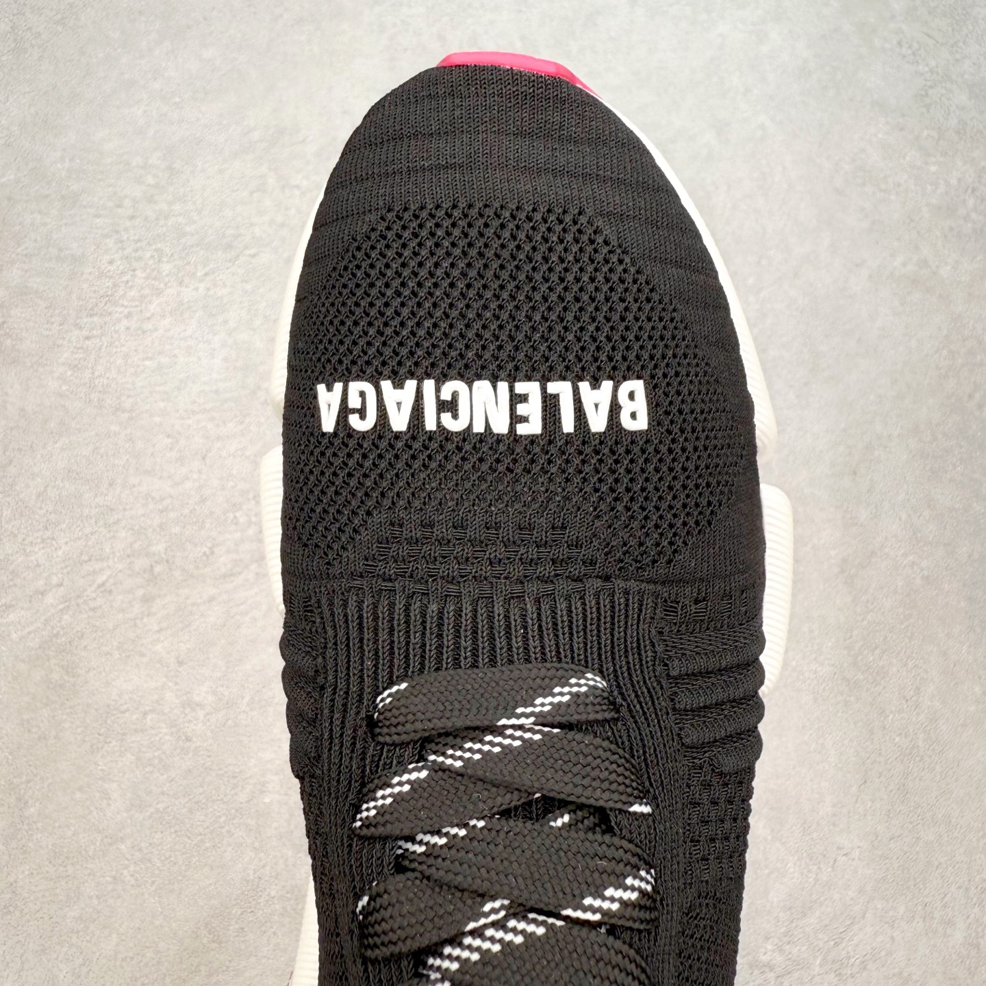 图片[4]-Balenciaga巴黎世家 Speed 2.0 LT 运动舒适 高帮生活休闲鞋 20S秋冬新品首发纯原版本 Logo 永不掉字 右脚鞋头内置NFC热熔内标 # MD多层组合大底 360°柔韧扭曲 上脚极致舒适 全新的动感设计理念 诠释了这款皇帝一脚蹬懒人鞋的主导地位！尺码：35/45-选品中心