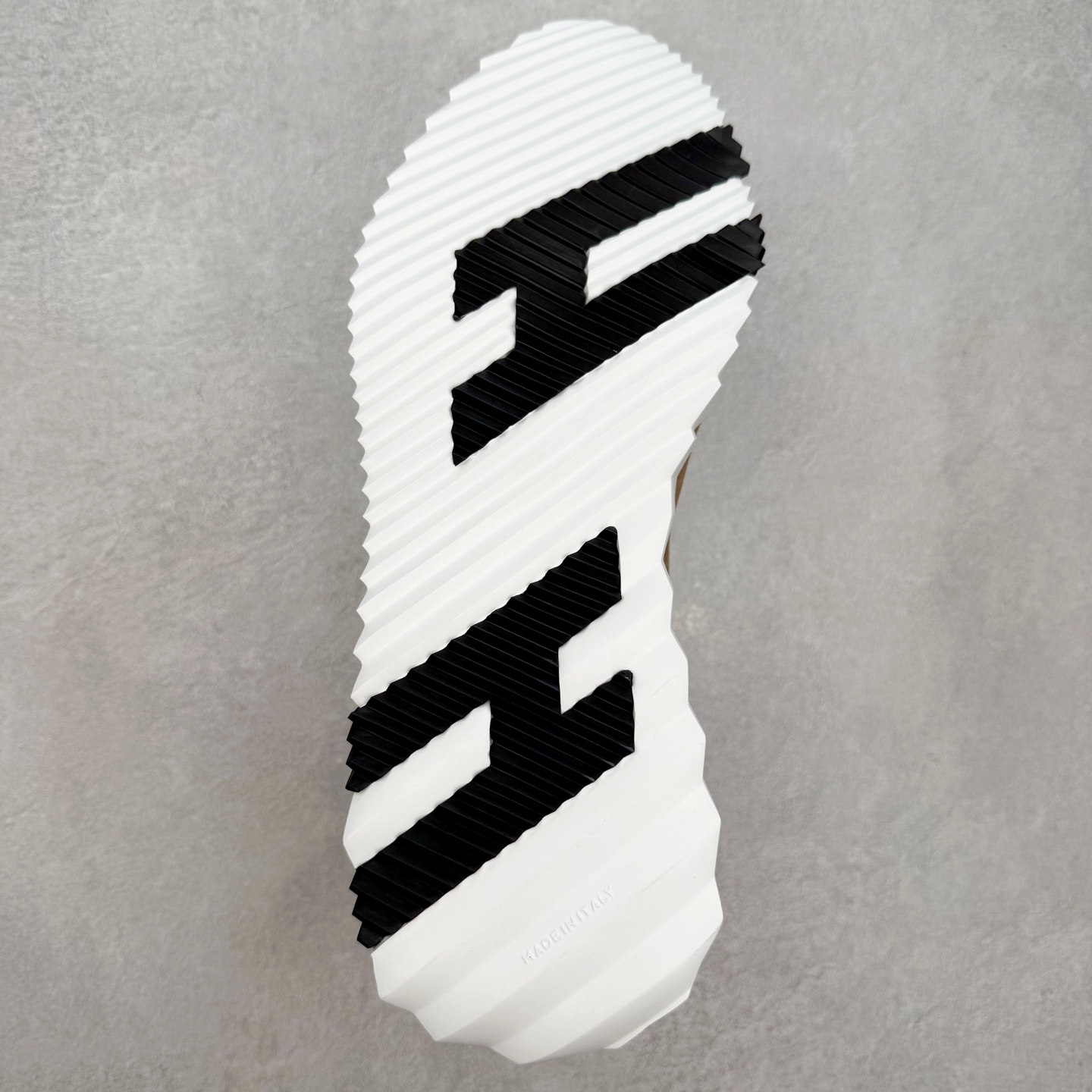 图片[9]-Hermes 爱马仕 Bouncing 老钱风 皮面款 低帮休闲鞋 海淘代购同渠道品质 高端零售 外贸充正专供 原版购入开发 ZP级全套包装 完美楦型 正确卡色 大底 质感媲美原版 细节与原版一致 请注意区分市面通货材 尺码：39 40 41 42 43 44 45-选品中心