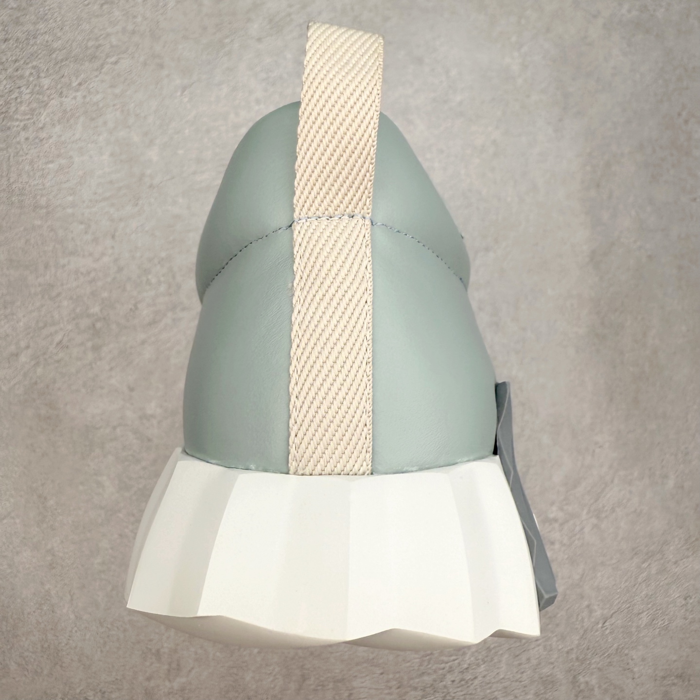 图片[8]-Hermes 爱马仕 Bouncing 老钱风 皮面款 低帮休闲鞋 海淘代购同渠道品质 高端零售 外贸充正专供 原版购入开发 ZP级全套包装 完美楦型 正确卡色 大底 质感媲美原版 细节与原版一致 请注意区分市面通货材 尺码：39 40 41 42 43 44 45-选品中心