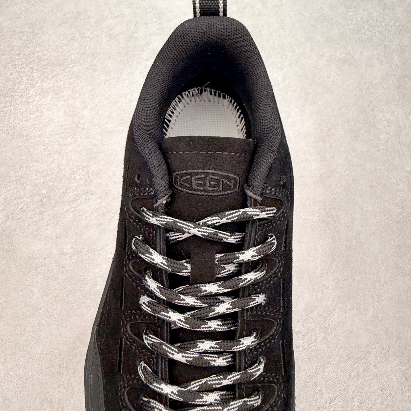 图片[5]-KEEN Jasper Zionic 科恩舒适轻盈耐磨低帮徒步鞋 KEEN诞生于2003年的美国人气户外品牌，以一双“保护脚趾”且能涉足水域的户外凉鞋NEWPORT诞生为契机，开启原创制鞋之路。KEEN相信，天空之下即是户外，因为户外不一定是极具挑战性的独自冒险，也可以是与朋友、家人和宠物一同分享外面的世界。同时，KEEN从诞生之初便始终贯彻环保制鞋的理念，不断创造出优秀的原创奇履。脚踏实地，致力向善。我们想和世界产生更多交集为世界减少更多负担，和你趣户外、趣做自己、趣环保让地球和生活都变得更美好。尺码：36 36.5 37.5 38 38.5 39 40 40.5 41 42 42.5 43 44 44.5 45-选品中心