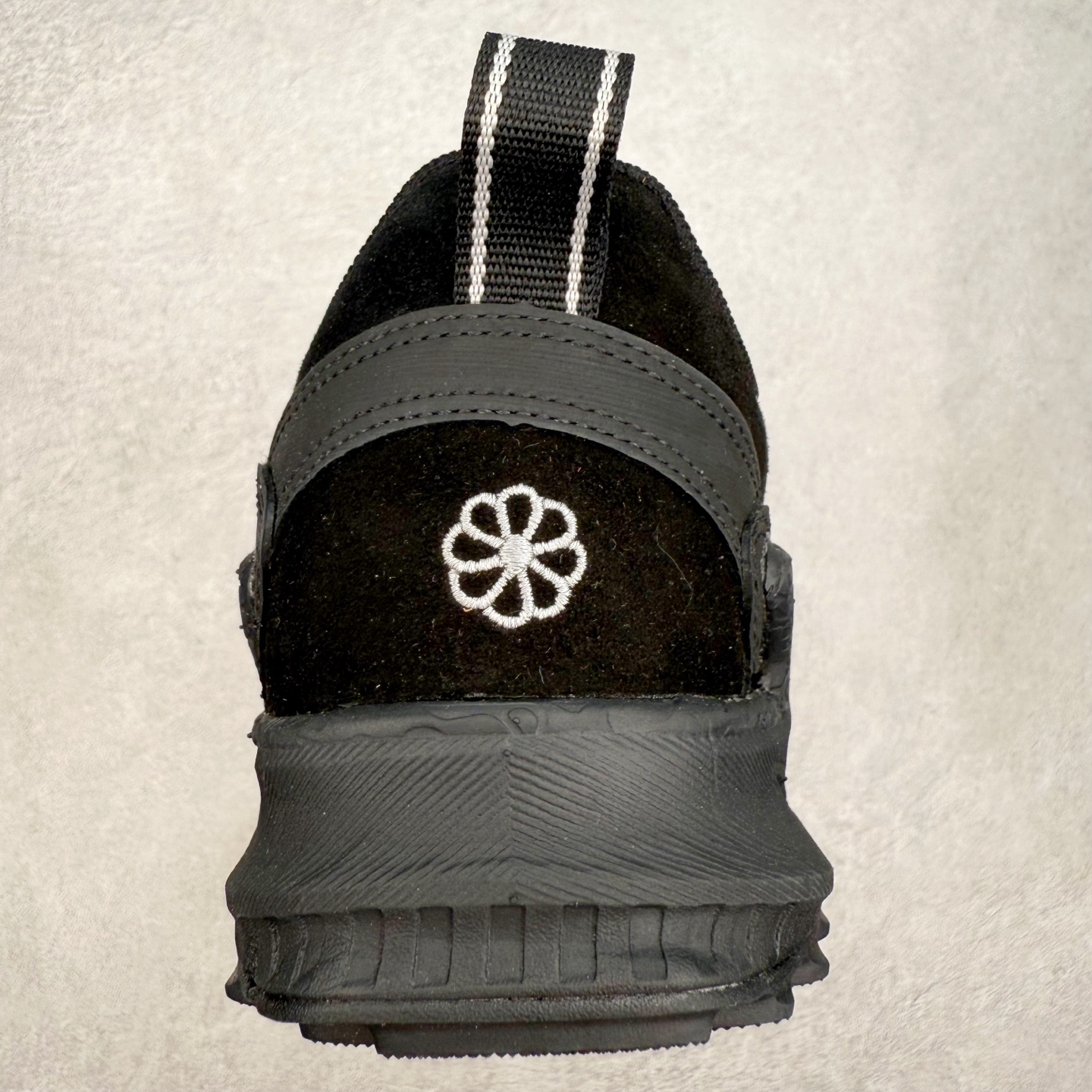 图片[8]-KEEN Jasper Zionic 科恩舒适轻盈耐磨低帮徒步鞋 KEEN诞生于2003年的美国人气户外品牌，以一双“保护脚趾”且能涉足水域的户外凉鞋NEWPORT诞生为契机，开启原创制鞋之路。KEEN相信，天空之下即是户外，因为户外不一定是极具挑战性的独自冒险，也可以是与朋友、家人和宠物一同分享外面的世界。同时，KEEN从诞生之初便始终贯彻环保制鞋的理念，不断创造出优秀的原创奇履。脚踏实地，致力向善。我们想和世界产生更多交集为世界减少更多负担，和你趣户外、趣做自己、趣环保让地球和生活都变得更美好。尺码：36 36.5 37.5 38 38.5 39 40 40.5 41 42 42.5 43 44 44.5 45-选品中心