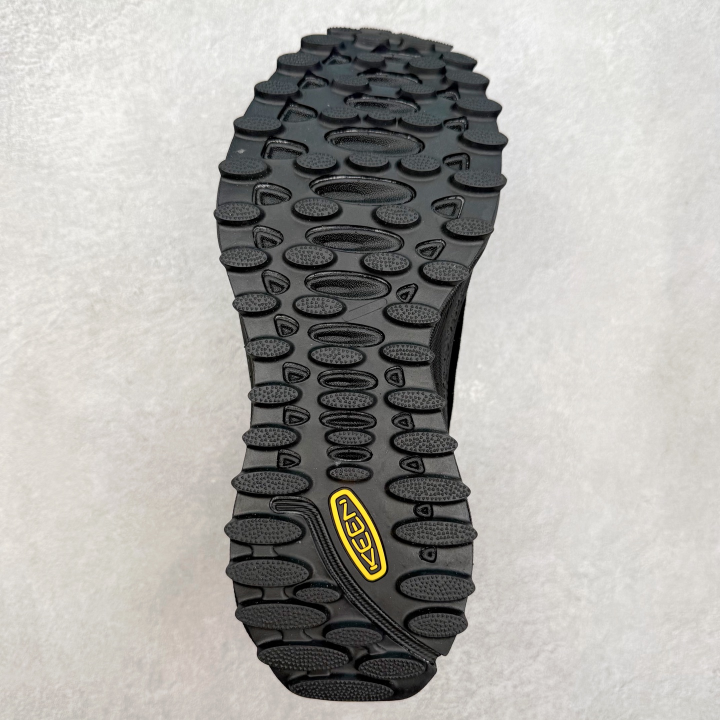 图片[9]-KEEN Jasper Zionic 科恩舒适轻盈耐磨低帮徒步鞋 KEEN诞生于2003年的美国人气户外品牌，以一双“保护脚趾”且能涉足水域的户外凉鞋NEWPORT诞生为契机，开启原创制鞋之路。KEEN相信，天空之下即是户外，因为户外不一定是极具挑战性的独自冒险，也可以是与朋友、家人和宠物一同分享外面的世界。同时，KEEN从诞生之初便始终贯彻环保制鞋的理念，不断创造出优秀的原创奇履。脚踏实地，致力向善。我们想和世界产生更多交集为世界减少更多负担，和你趣户外、趣做自己、趣环保让地球和生活都变得更美好。尺码：36 36.5 37.5 38 38.5 39 40 40.5 41 42 42.5 43 44 44.5 45-选品中心