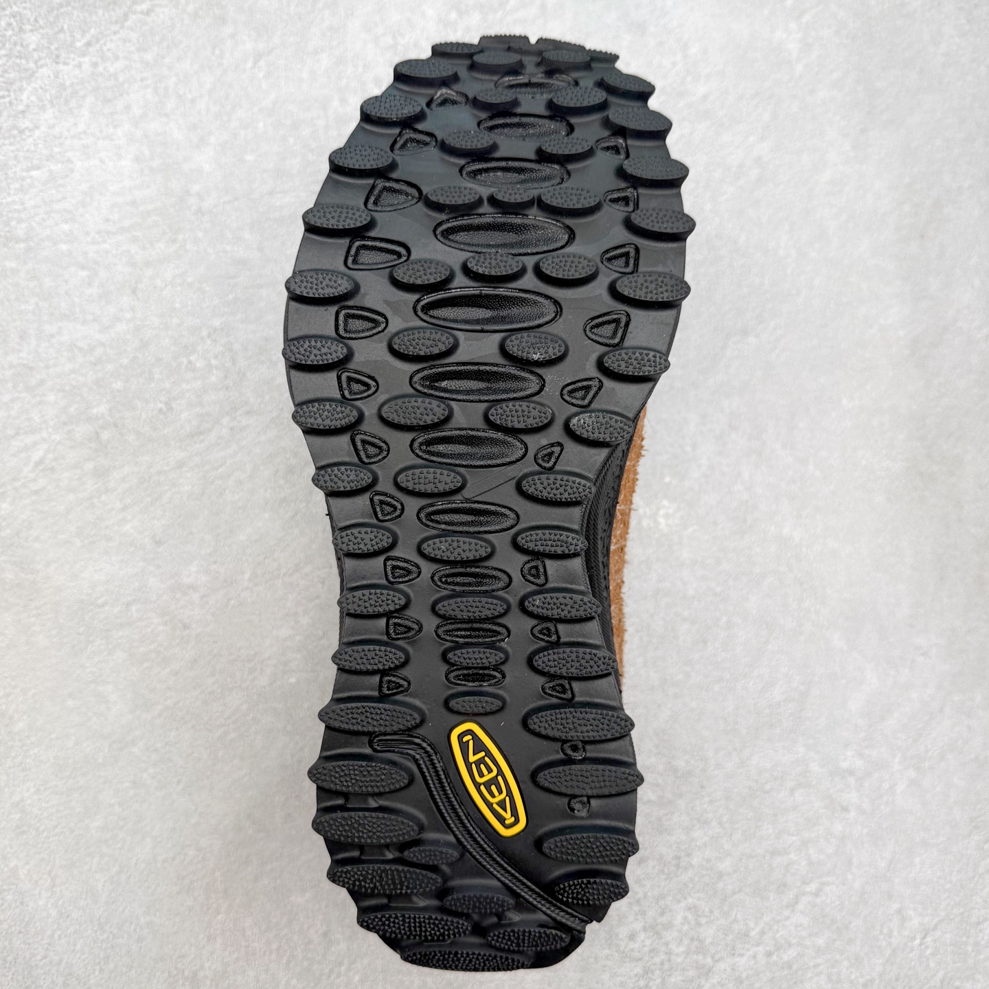 图片[9]-KEEN Jasper Zionic 科恩舒适轻盈耐磨低帮徒步鞋 KEEN诞生于2003年的美国人气户外品牌，以一双“保护脚趾”且能涉足水域的户外凉鞋NEWPORT诞生为契机，开启原创制鞋之路。KEEN相信，天空之下即是户外，因为户外不一定是极具挑战性的独自冒险，也可以是与朋友、家人和宠物一同分享外面的世界。同时，KEEN从诞生之初便始终贯彻环保制鞋的理念，不断创造出优秀的原创奇履。脚踏实地，致力向善。我们想和世界产生更多交集为世界减少更多负担，和你趣户外、趣做自己、趣环保让地球和生活都变得更美好。尺码：36 36.5 37.5 38 38.5 39 40 40.5 41 42 42.5 43 44 44.5 45-选品中心