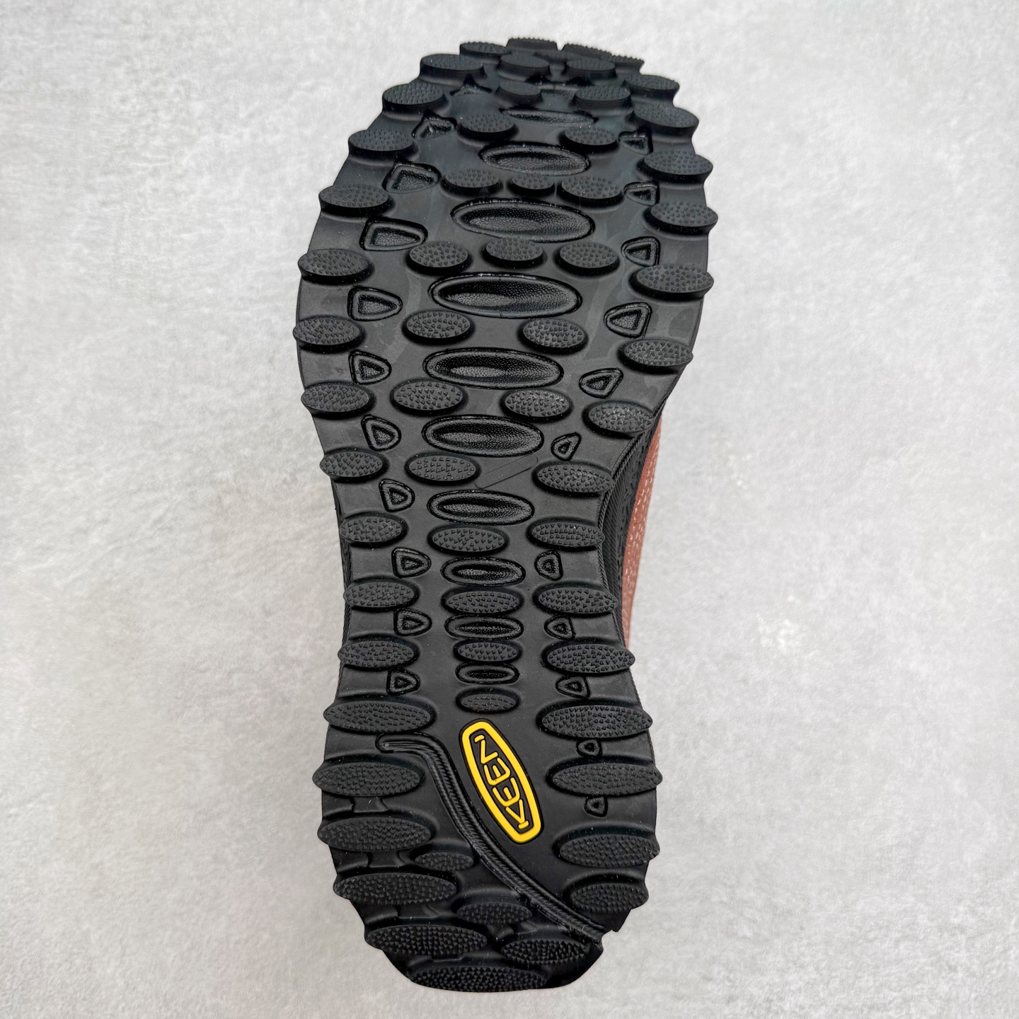 图片[9]-KEEN Jasper Zionic 科恩舒适轻盈耐磨低帮徒步鞋 KEEN诞生于2003年的美国人气户外品牌，以一双“保护脚趾”且能涉足水域的户外凉鞋NEWPORT诞生为契机，开启原创制鞋之路。KEEN相信，天空之下即是户外，因为户外不一定是极具挑战性的独自冒险，也可以是与朋友、家人和宠物一同分享外面的世界。同时，KEEN从诞生之初便始终贯彻环保制鞋的理念，不断创造出优秀的原创奇履。脚踏实地，致力向善。我们想和世界产生更多交集为世界减少更多负担，和你趣户外、趣做自己、趣环保让地球和生活都变得更美好。尺码：36 36.5 37.5 38 38.5 39 40 40.5 41 42 42.5 43 44 44.5 45-选品中心