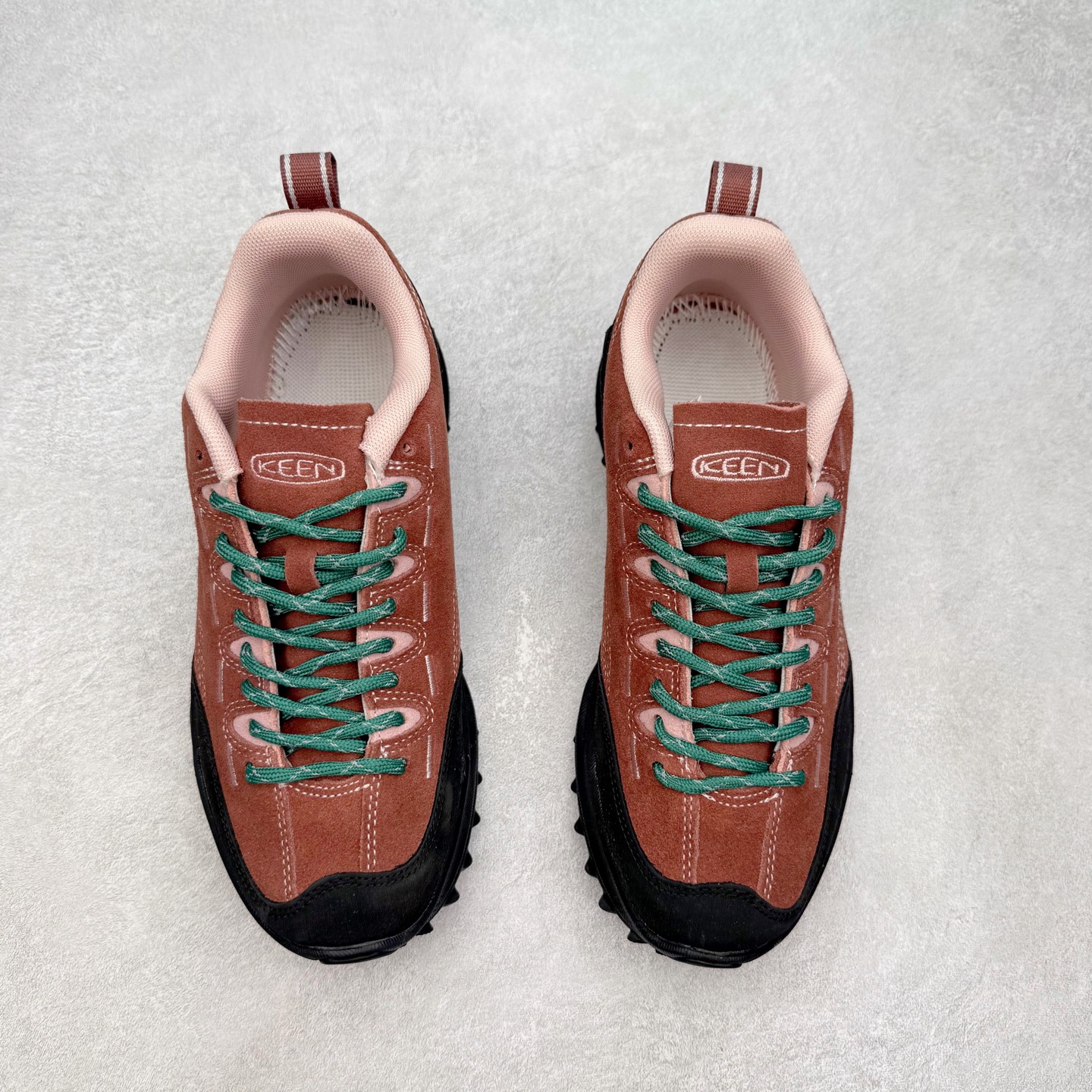 图片[2]-KEEN Jasper Zionic 科恩舒适轻盈耐磨低帮徒步鞋 KEEN诞生于2003年的美国人气户外品牌，以一双“保护脚趾”且能涉足水域的户外凉鞋NEWPORT诞生为契机，开启原创制鞋之路。KEEN相信，天空之下即是户外，因为户外不一定是极具挑战性的独自冒险，也可以是与朋友、家人和宠物一同分享外面的世界。同时，KEEN从诞生之初便始终贯彻环保制鞋的理念，不断创造出优秀的原创奇履。脚踏实地，致力向善。我们想和世界产生更多交集为世界减少更多负担，和你趣户外、趣做自己、趣环保让地球和生活都变得更美好。尺码：36 36.5 37.5 38 38.5 39 40 40.5 41 42 42.5 43 44 44.5 45-选品中心