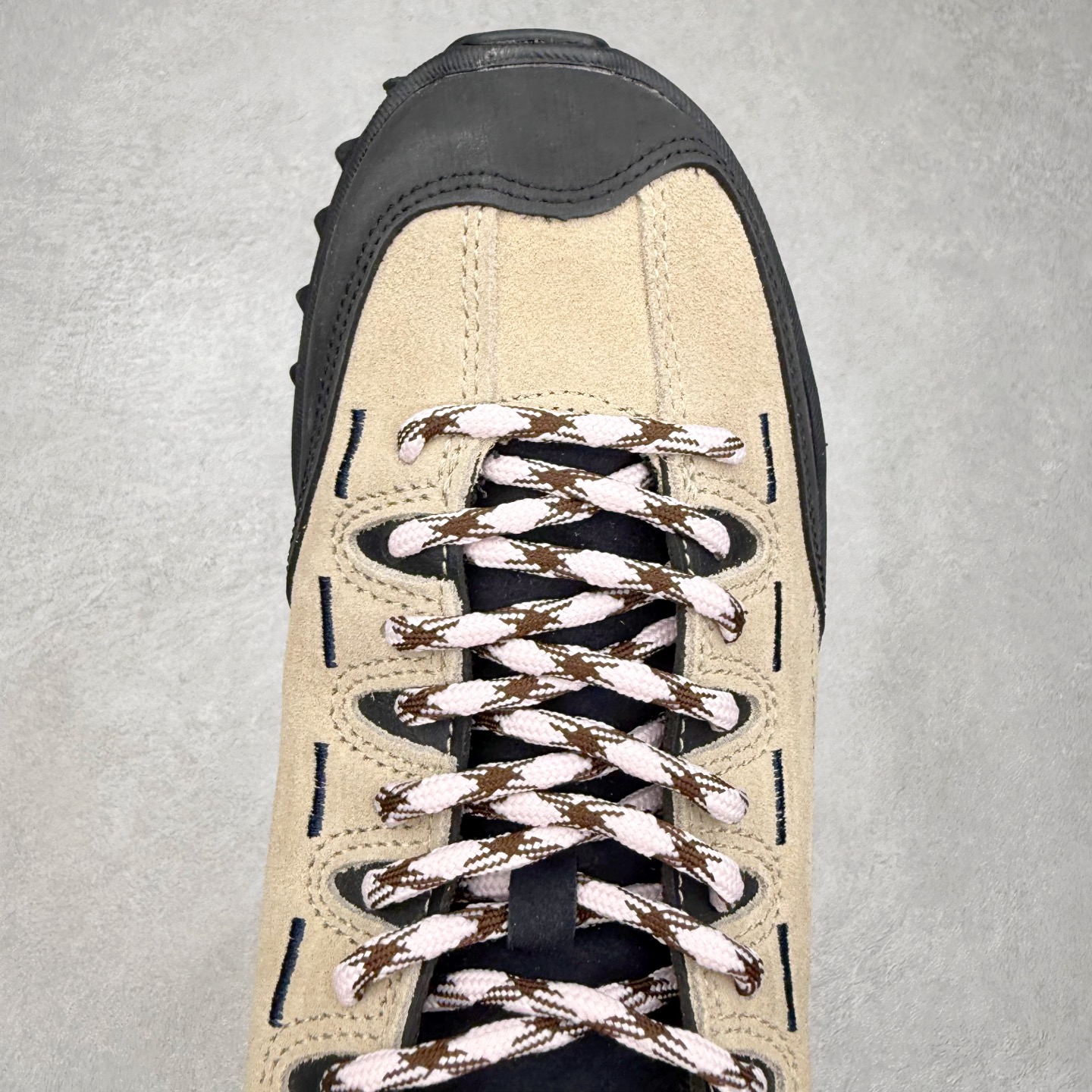 图片[4]-KEEN Jasper Zionic 科恩舒适轻盈耐磨低帮徒步鞋 KEEN诞生于2003年的美国人气户外品牌，以一双“保护脚趾”且能涉足水域的户外凉鞋NEWPORT诞生为契机，开启原创制鞋之路。KEEN相信，天空之下即是户外，因为户外不一定是极具挑战性的独自冒险，也可以是与朋友、家人和宠物一同分享外面的世界。同时，KEEN从诞生之初便始终贯彻环保制鞋的理念，不断创造出优秀的原创奇履。脚踏实地，致力向善。我们想和世界产生更多交集为世界减少更多负担，和你趣户外、趣做自己、趣环保让地球和生活都变得更美好。尺码：36 36.5 37.5 38 38.5 39 40 40.5 41 42 42.5 43 44 44.5 45-选品中心