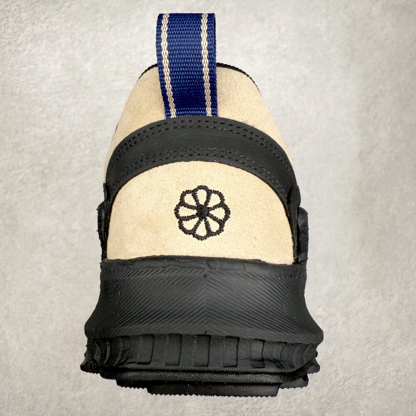 图片[8]-KEEN Jasper Zionic 科恩舒适轻盈耐磨低帮徒步鞋 KEEN诞生于2003年的美国人气户外品牌，以一双“保护脚趾”且能涉足水域的户外凉鞋NEWPORT诞生为契机，开启原创制鞋之路。KEEN相信，天空之下即是户外，因为户外不一定是极具挑战性的独自冒险，也可以是与朋友、家人和宠物一同分享外面的世界。同时，KEEN从诞生之初便始终贯彻环保制鞋的理念，不断创造出优秀的原创奇履。脚踏实地，致力向善。我们想和世界产生更多交集为世界减少更多负担，和你趣户外、趣做自己、趣环保让地球和生活都变得更美好。尺码：36 36.5 37.5 38 38.5 39 40 40.5 41 42 42.5 43 44 44.5 45-选品中心