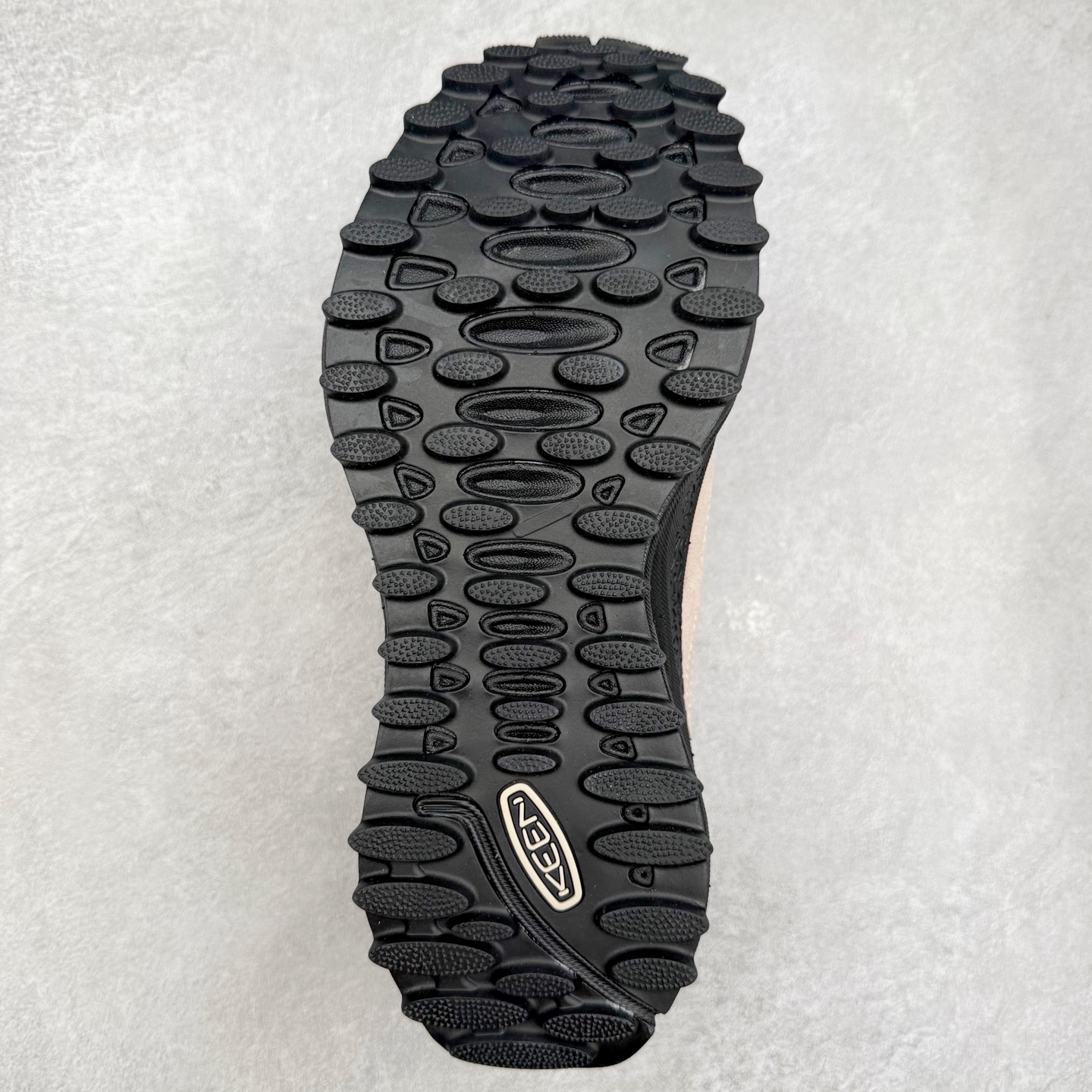 图片[9]-KEEN Jasper Zionic 科恩舒适轻盈耐磨低帮徒步鞋 KEEN诞生于2003年的美国人气户外品牌，以一双“保护脚趾”且能涉足水域的户外凉鞋NEWPORT诞生为契机，开启原创制鞋之路。KEEN相信，天空之下即是户外，因为户外不一定是极具挑战性的独自冒险，也可以是与朋友、家人和宠物一同分享外面的世界。同时，KEEN从诞生之初便始终贯彻环保制鞋的理念，不断创造出优秀的原创奇履。脚踏实地，致力向善。我们想和世界产生更多交集为世界减少更多负担，和你趣户外、趣做自己、趣环保让地球和生活都变得更美好。尺码：36 36.5 37.5 38 38.5 39 40 40.5 41 42 42.5 43 44 44.5 45-选品中心