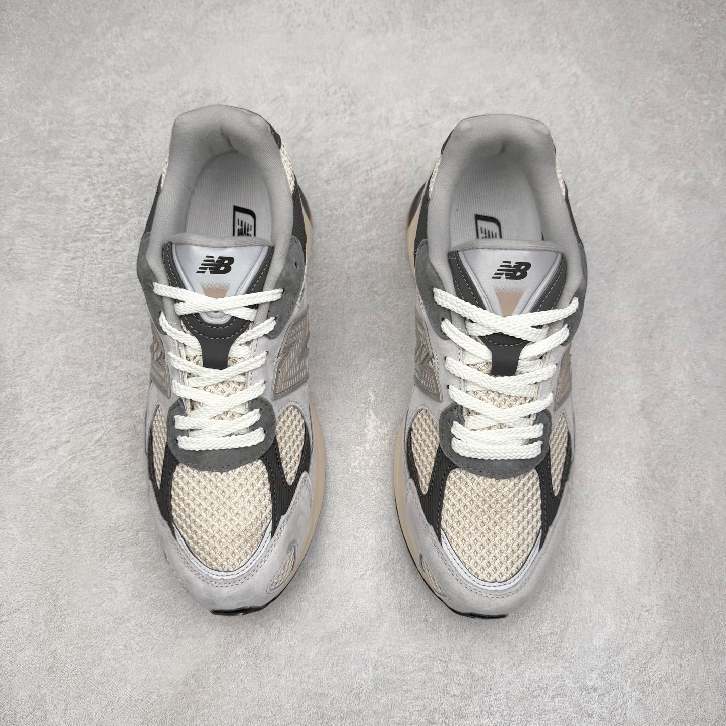 图片[2]-New Balance NB2010系列新百伦经典复古休闲运动板鞋 以ENCAP中底配以升级版 N-ERGY缓震物料 鞋面则采用特色的柔软麂皮搭以NewBalance经典的尼龙网布 低调中还原跑鞋本真 更年轻化的设计理念与材质 让新世代青年得以用全新视角体验经典鞋款的传奇魅力尺码：36 37 37.5 38 38.5 39.5 40 40.5 41.5 42 42.5 43 44 45-选品中心