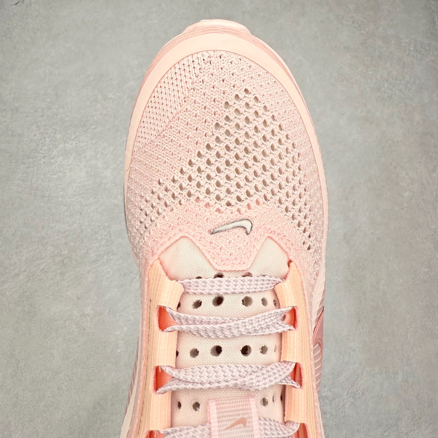 图片[4]-＃纯原 NK Pegasus Premium 飞马全掌气垫跑步运动鞋 HQ2593-601 气垫的究极进化 NIKE 2025S 新王炸 • 在特有Air科技加持下，耐克带来全新Pegasus Premium。这款跑鞋在传承耐克飞马（Pegasus）系列标志性的缓震功能的同时，将首次搭载耐克的塑型可视化Air Zoom气垫单元。• 塑型Air Zoom气垫单元贴合脚部的自然轮廓，帮助跑者在从后跟到脚趾的过渡中能够有效传递力量，带来一种前所未有的轻盈、顺畅回馈体验。中底采用ZoomX泡绵，后跟则使用ReactX泡绵，为跑者提供稳定流畅的推进感。• 塑型可视化Air Zoom气垫单元和精心配置的泡绵组合，让Pegasus Premium成为耐克飞马系列中颇具能量回馈的鞋款。• 全新Pegasus Premium不仅展示了耐克势头强劲的创新周期，证明了其特有的Air科技的强大实力，更体现了耐克倾听和服务运动员的能力。尺码：36 36.5 37.5 38 38.5 39 40 40.5 41 42 42.5 43 44 44.5 45-选品中心