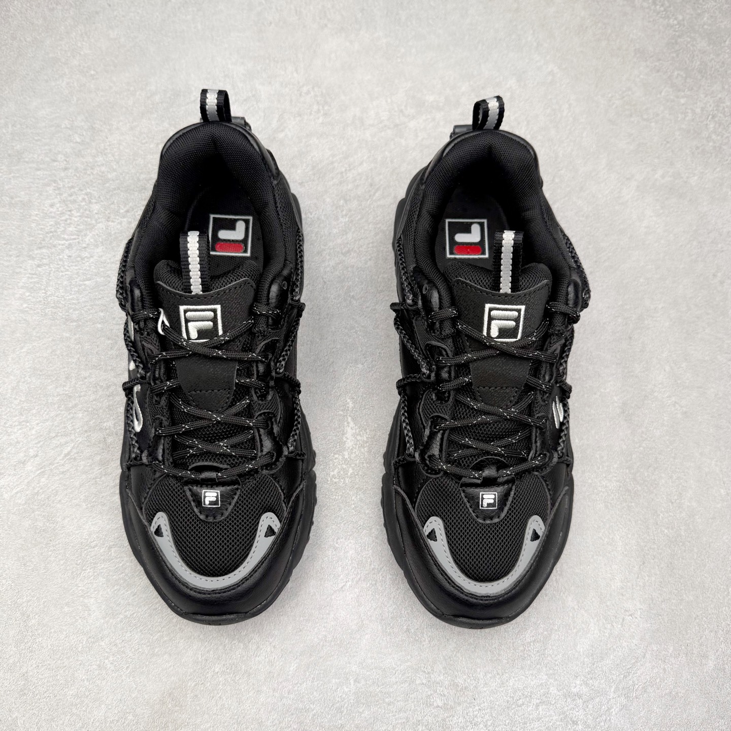 图片[2]-FILA斐乐 FLUID 6 猫爪织物合成革百搭潮流时尚个性运动复古经典减震耐磨低帮老爹鞋 FUSION 系列传承了 FILA 的百年基因，融入年轻运动及潮流文化，成为引领变革、创新突破的一代。以“1+N” 的跨界合作模式重现经典的同时创造经典。带来最出其不意的跨界合作惊喜。同时，FILAFUSION把FILA 的 DNA 融入到定制体验里，你可以随心制造厲于你的产品。FILA FUSION 的鞋家族涵盖了老爹鞋、跑步鞋、网球鞋、季节款。风格复古新潮，满足了时尚人士出行及各类运动的搭配需求，成为当下年轻人筷拥的鞋类品牌之一。FILA FUSION 走进年轻人的世界，通过年轻人运动，街舞，滑板，篮球，展现 FILA FUSION 的潮流态度和年轻文化。FILA FUSION 认为末来属于引领变革、创新突破的年轻一代，让我们一起构成 FILA 未来的蓝图吧！尺码：35.5 36 36.5 37.5 38 38.5 39 40 40.5 41 42 42.5 43 44 44.5 45-选品中心