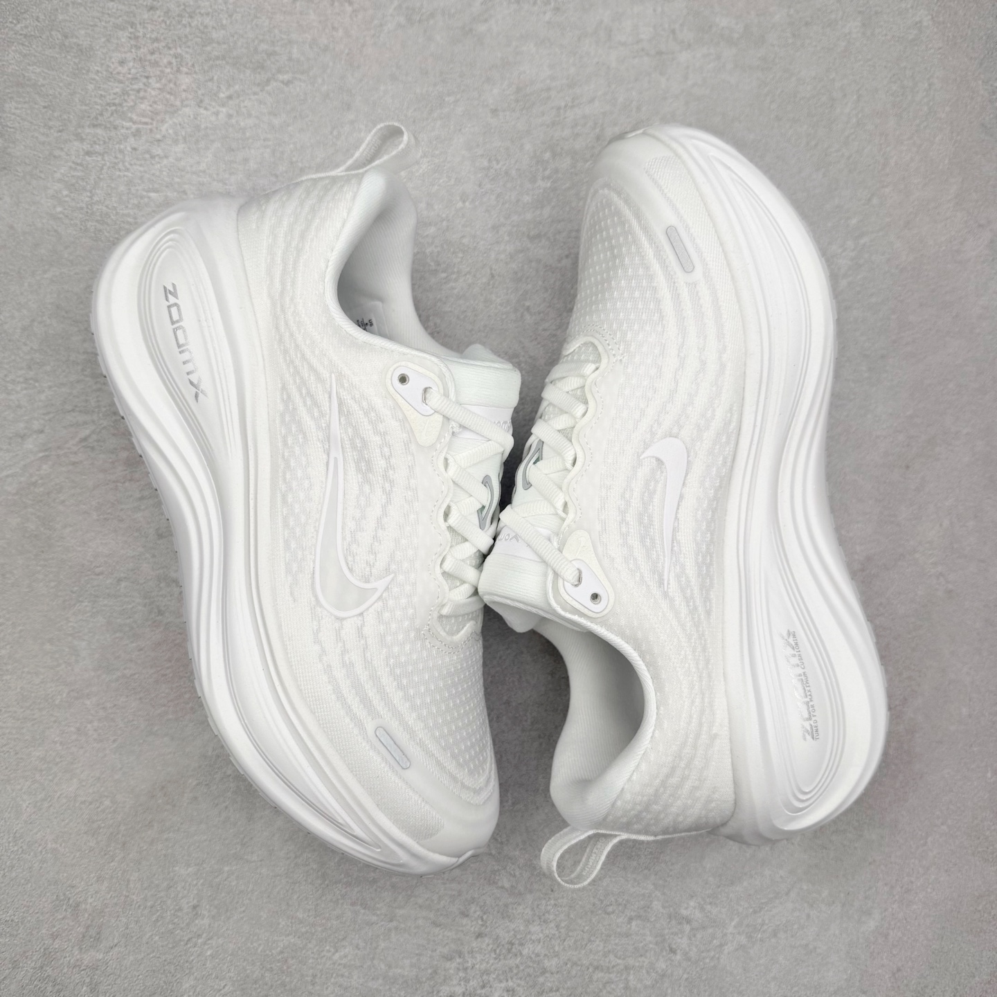 图片[3]-NK Vomero Plus 时尚舒适 网布防滑耐磨 低帮跑步鞋 HV8150-102 实拍调校N版已经零色差零失真 百分百还原实物色彩所见即所得 不存在货不对板色差等低级问题 选购参考实物拍摄 不混卖不参货 只用心做好货严格选品 承诺混一赔十 尺码：36 36.5 37.5 38 38.5 39 40 40.5 41 42 42.5 43 44 44.5 45-选品中心