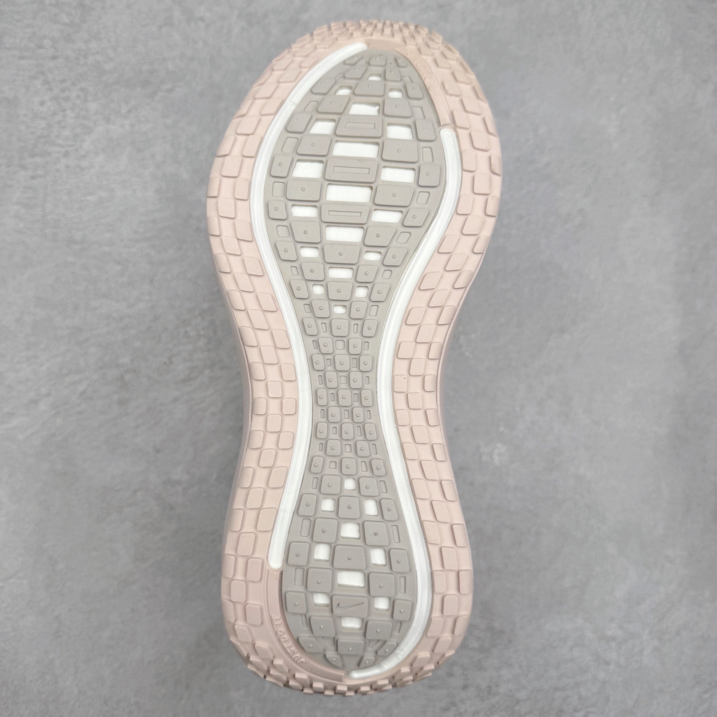 图片[9]-NK Vomero Plus 时尚舒适 网布防滑耐磨 低帮跑步鞋 HV8150-603 实拍调校N版已经零色差零失真 百分百还原实物色彩所见即所得 不存在货不对板色差等低级问题 选购参考实物拍摄 不混卖不参货 只用心做好货严格选品 承诺混一赔十 尺码：36 36.5 37.5 38 38.5 39 40 40.5 41 42 42.5 43 44 44.5 45-选品中心