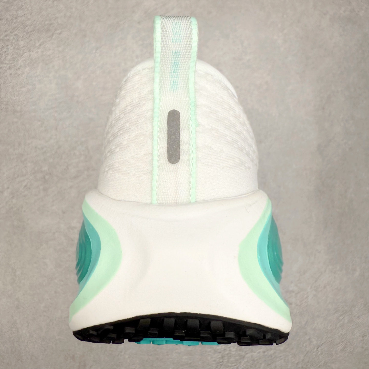 图片[8]-NK Vomero Plus 时尚舒适 网布防滑耐磨 低帮跑步鞋 HV8150-100 实拍调校N版已经零色差零失真 百分百还原实物色彩所见即所得 不存在货不对板色差等低级问题 选购参考实物拍摄 不混卖不参货 只用心做好货严格选品 承诺混一赔十 尺码：36 36.5 37.5 38 38.5 39 40 40.5 41 42 42.5 43 44 44.5 45-选品中心