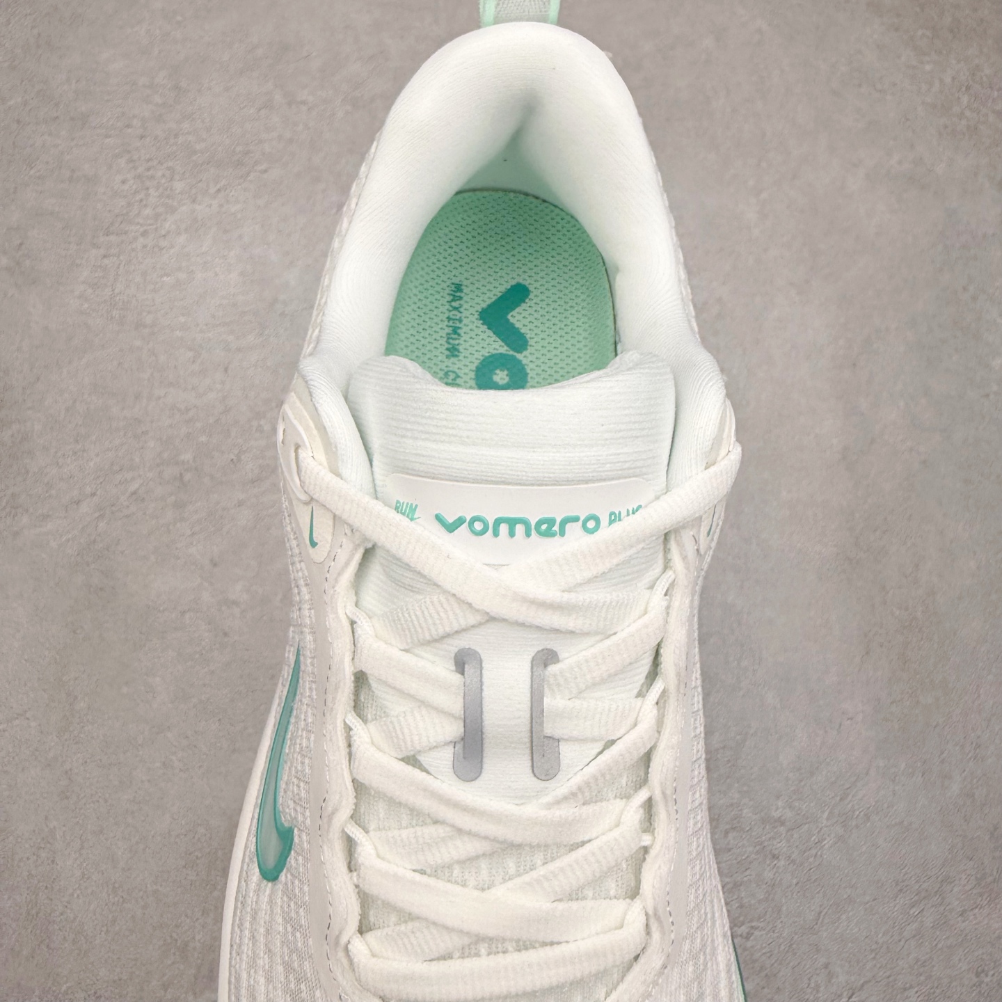 图片[5]-NK Vomero Plus 时尚舒适 网布防滑耐磨 低帮跑步鞋 HV8150-100 实拍调校N版已经零色差零失真 百分百还原实物色彩所见即所得 不存在货不对板色差等低级问题 选购参考实物拍摄 不混卖不参货 只用心做好货严格选品 承诺混一赔十 尺码：36 36.5 37.5 38 38.5 39 40 40.5 41 42 42.5 43 44 44.5 45-选品中心