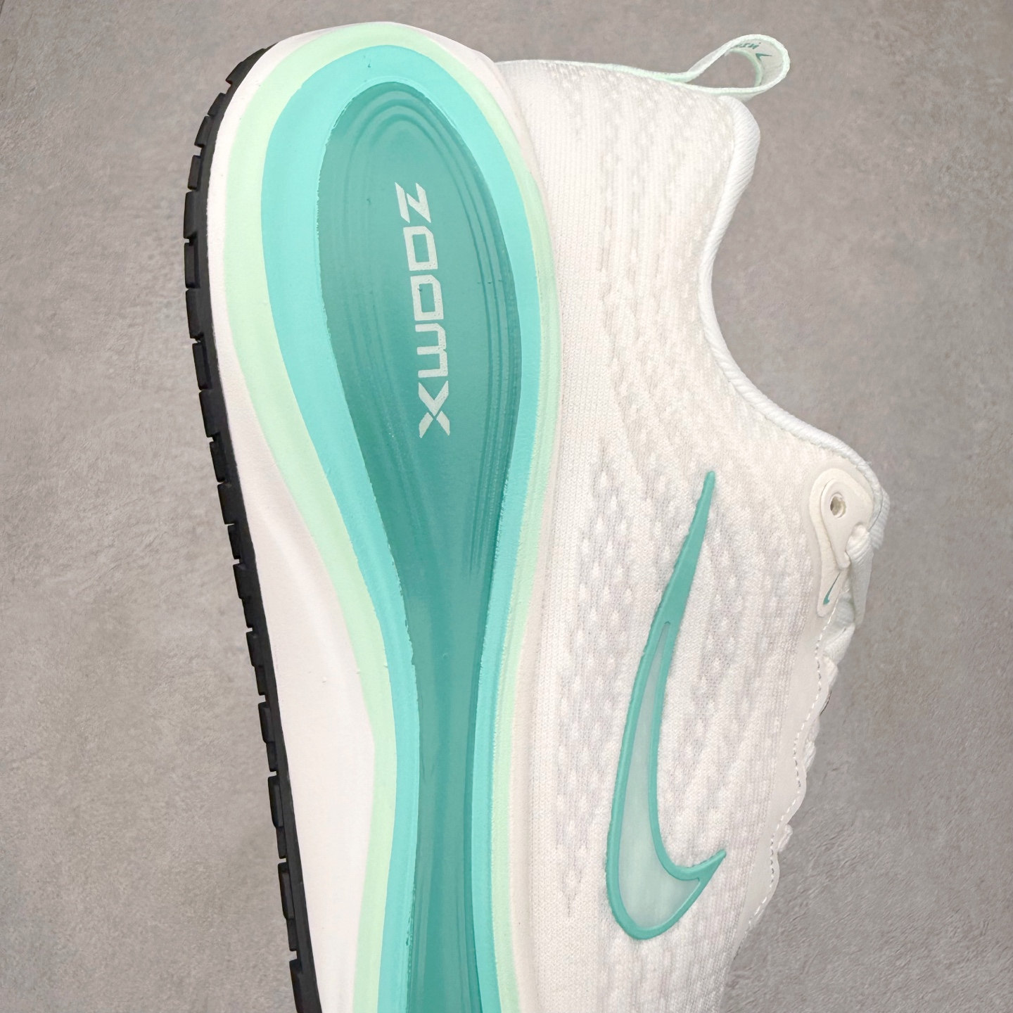 图片[6]-NK Vomero Plus 时尚舒适 网布防滑耐磨 低帮跑步鞋 HV8150-100 实拍调校N版已经零色差零失真 百分百还原实物色彩所见即所得 不存在货不对板色差等低级问题 选购参考实物拍摄 不混卖不参货 只用心做好货严格选品 承诺混一赔十 尺码：36 36.5 37.5 38 38.5 39 40 40.5 41 42 42.5 43 44 44.5 45-选品中心