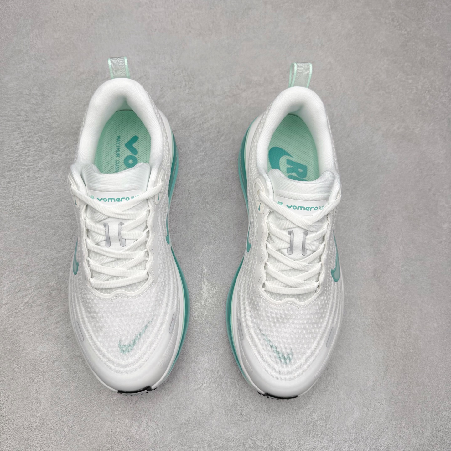 图片[2]-NK Vomero Plus 时尚舒适 网布防滑耐磨 低帮跑步鞋 HV8150-100 实拍调校N版已经零色差零失真 百分百还原实物色彩所见即所得 不存在货不对板色差等低级问题 选购参考实物拍摄 不混卖不参货 只用心做好货严格选品 承诺混一赔十 尺码：36 36.5 37.5 38 38.5 39 40 40.5 41 42 42.5 43 44 44.5 45-选品中心