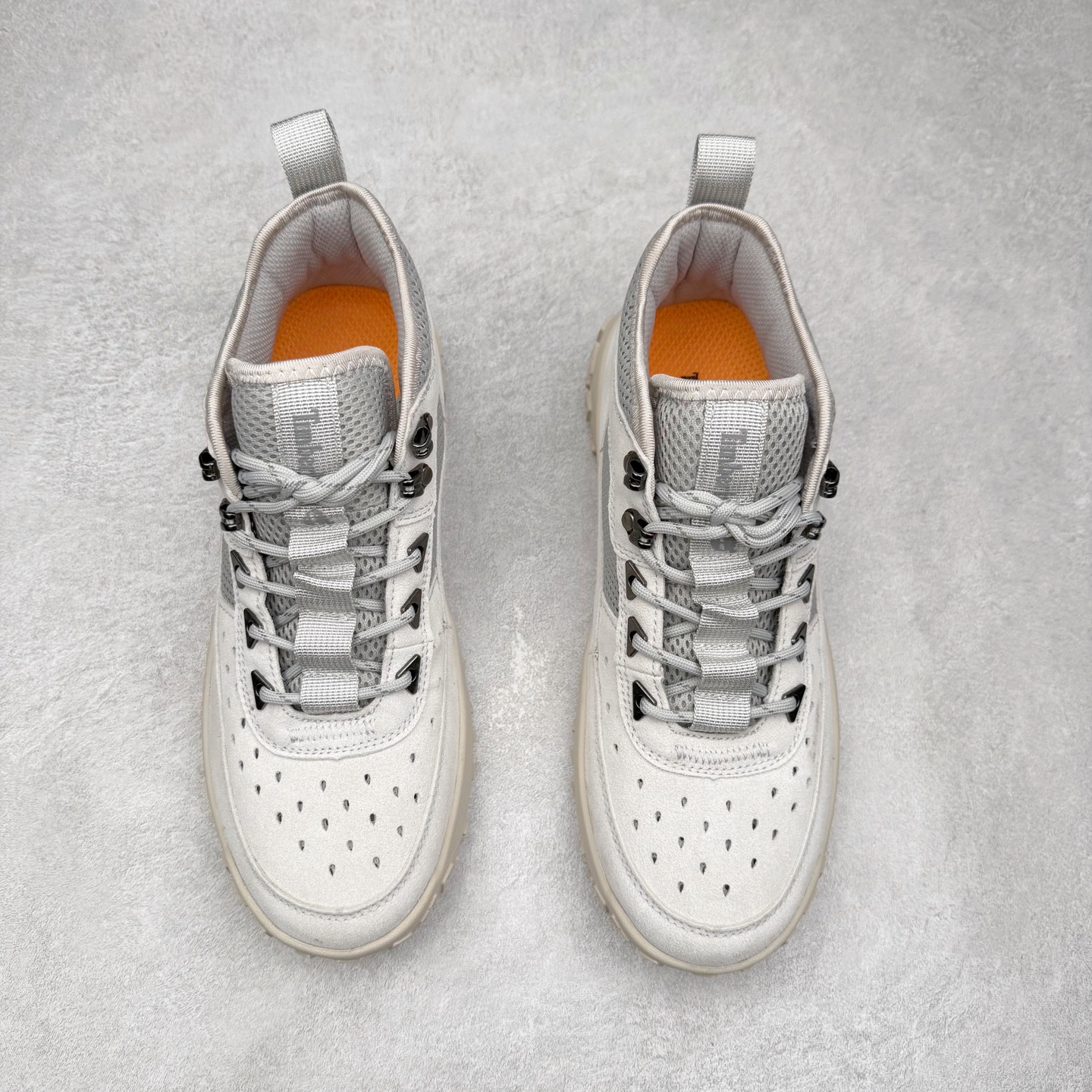 图片[2]-Timberland添柏岚/天伯伦户外中帮休闲马丁靴系列👏 广东大厂品质 原盒原包装 面料采用意大利🇮🇹顶级磨砂细纹牛皮 搭配防臭防腐真皮乳胶鞋垫 给您完美的穿着体验 质量考究耐穿 型男必备 专治不帅 高品质脚感一流 尺码：39 40 41 42 43 44 45-选品中心