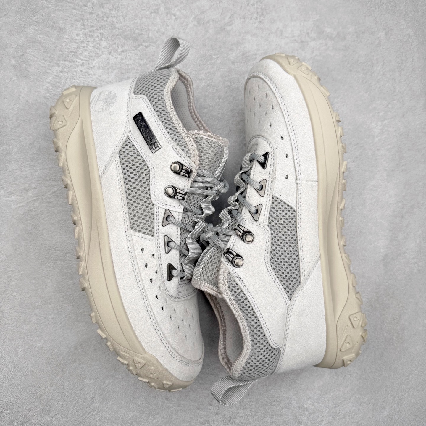 图片[3]-Timberland添柏岚/天伯伦户外中帮休闲马丁靴系列👏 广东大厂品质 原盒原包装 面料采用意大利🇮🇹顶级磨砂细纹牛皮 搭配防臭防腐真皮乳胶鞋垫 给您完美的穿着体验 质量考究耐穿 型男必备 专治不帅 高品质脚感一流 尺码：39 40 41 42 43 44 45-选品中心