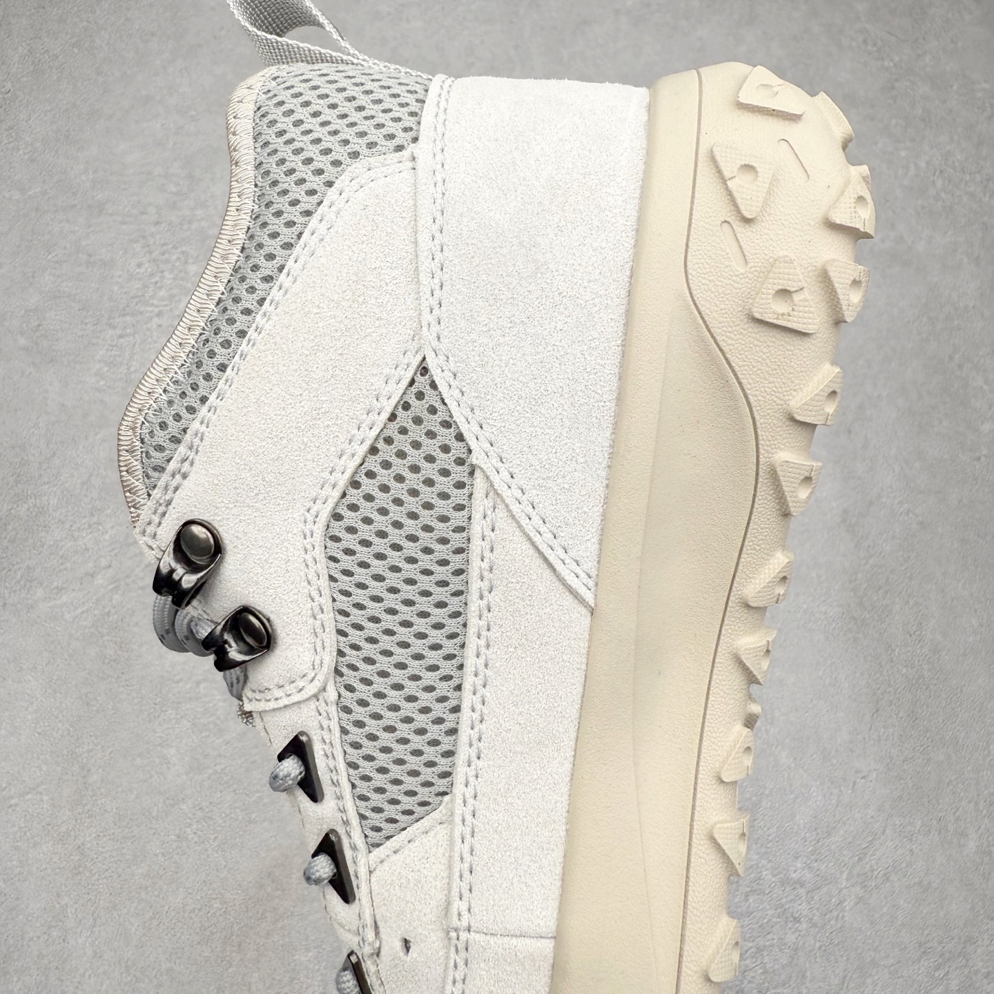 图片[7]-Timberland添柏岚/天伯伦户外中帮休闲马丁靴系列👏 广东大厂品质 原盒原包装 面料采用意大利🇮🇹顶级磨砂细纹牛皮 搭配防臭防腐真皮乳胶鞋垫 给您完美的穿着体验 质量考究耐穿 型男必备 专治不帅 高品质脚感一流 尺码：39 40 41 42 43 44 45-选品中心