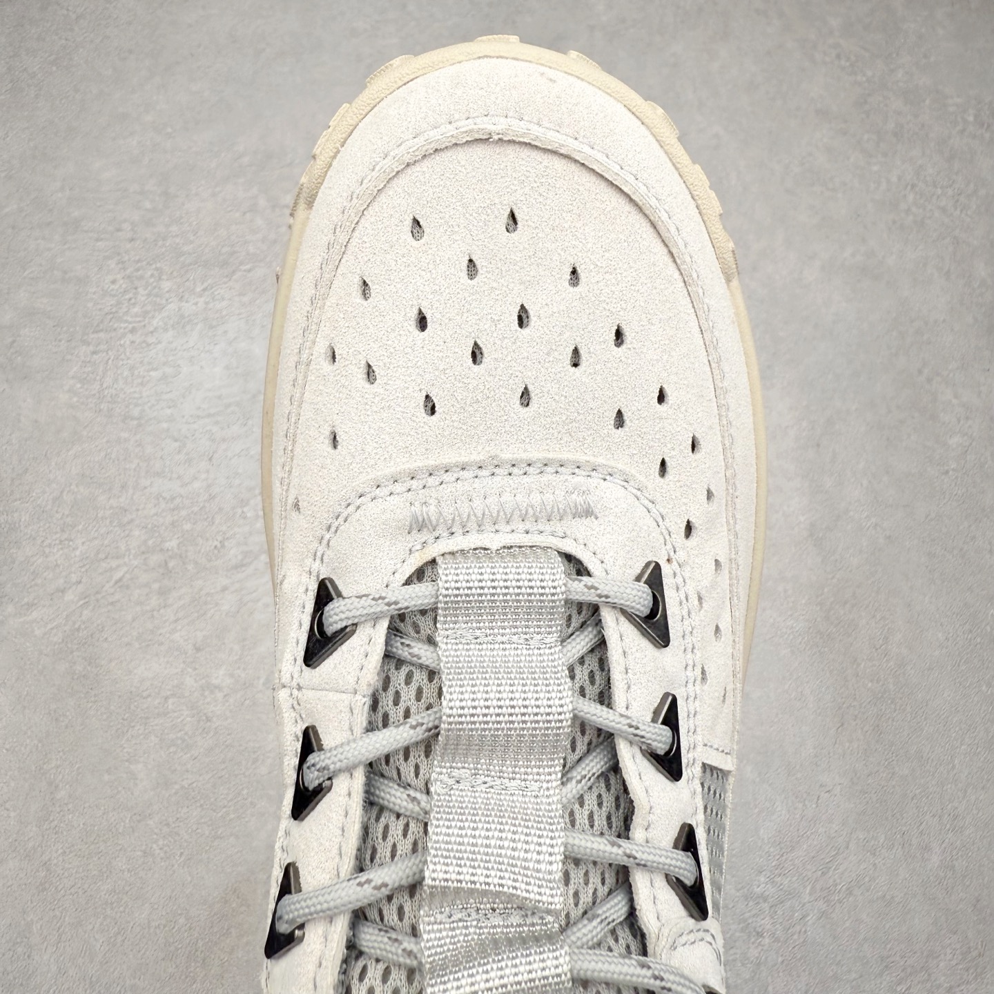 图片[4]-Timberland添柏岚/天伯伦户外中帮休闲马丁靴系列👏 广东大厂品质 原盒原包装 面料采用意大利🇮🇹顶级磨砂细纹牛皮 搭配防臭防腐真皮乳胶鞋垫 给您完美的穿着体验 质量考究耐穿 型男必备 专治不帅 高品质脚感一流 尺码：39 40 41 42 43 44 45-选品中心