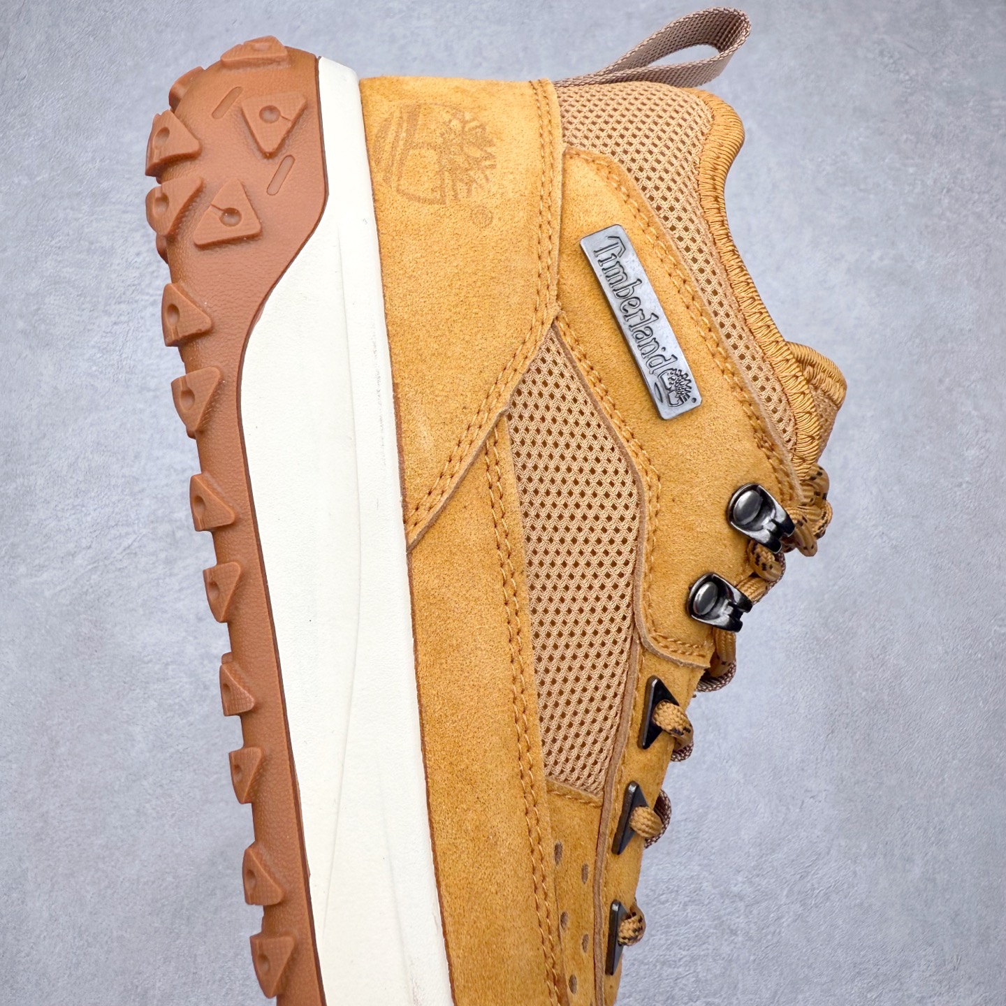 图片[6]-Timberland添柏岚/天伯伦户外中帮休闲马丁靴系列👏 广东大厂品质 原盒原包装 面料采用意大利🇮🇹顶级磨砂细纹牛皮 搭配防臭防腐真皮乳胶鞋垫 给您完美的穿着体验 质量考究耐穿 型男必备 专治不帅 高品质脚感一流 尺码：39 40 41 42 43 44 45-选品中心